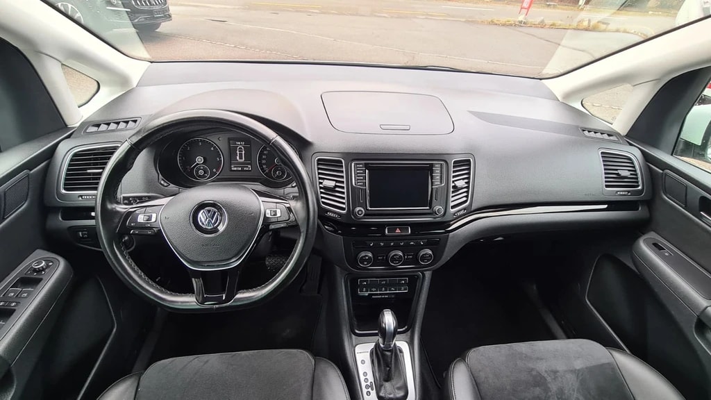 VW Sharan 2.0 TDI BMT Highline 4Motion DSG ** Alcantara-Leder ** Gr-Navi ** RF-Kamera ** ACC ** Totwinkel-Assistent ** Ab MFK-image-11