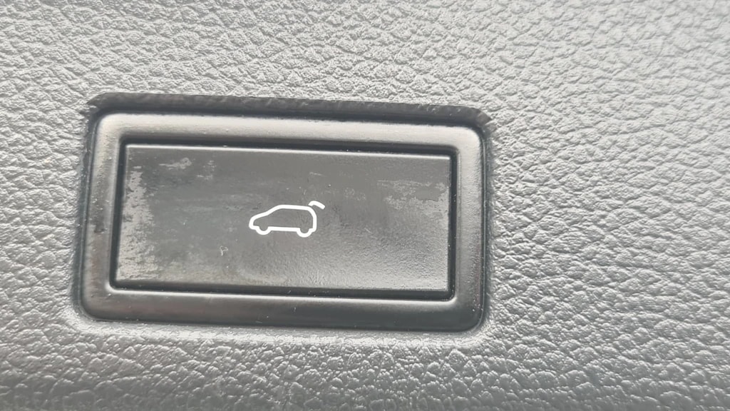 VW Sharan 2.0 TDI BMT Highline 4Motion DSG ** Alcantara-Leder ** Gr-Navi ** RF-Kamera ** ACC ** Totwinkel-Assistent ** Ab MFK-image-8