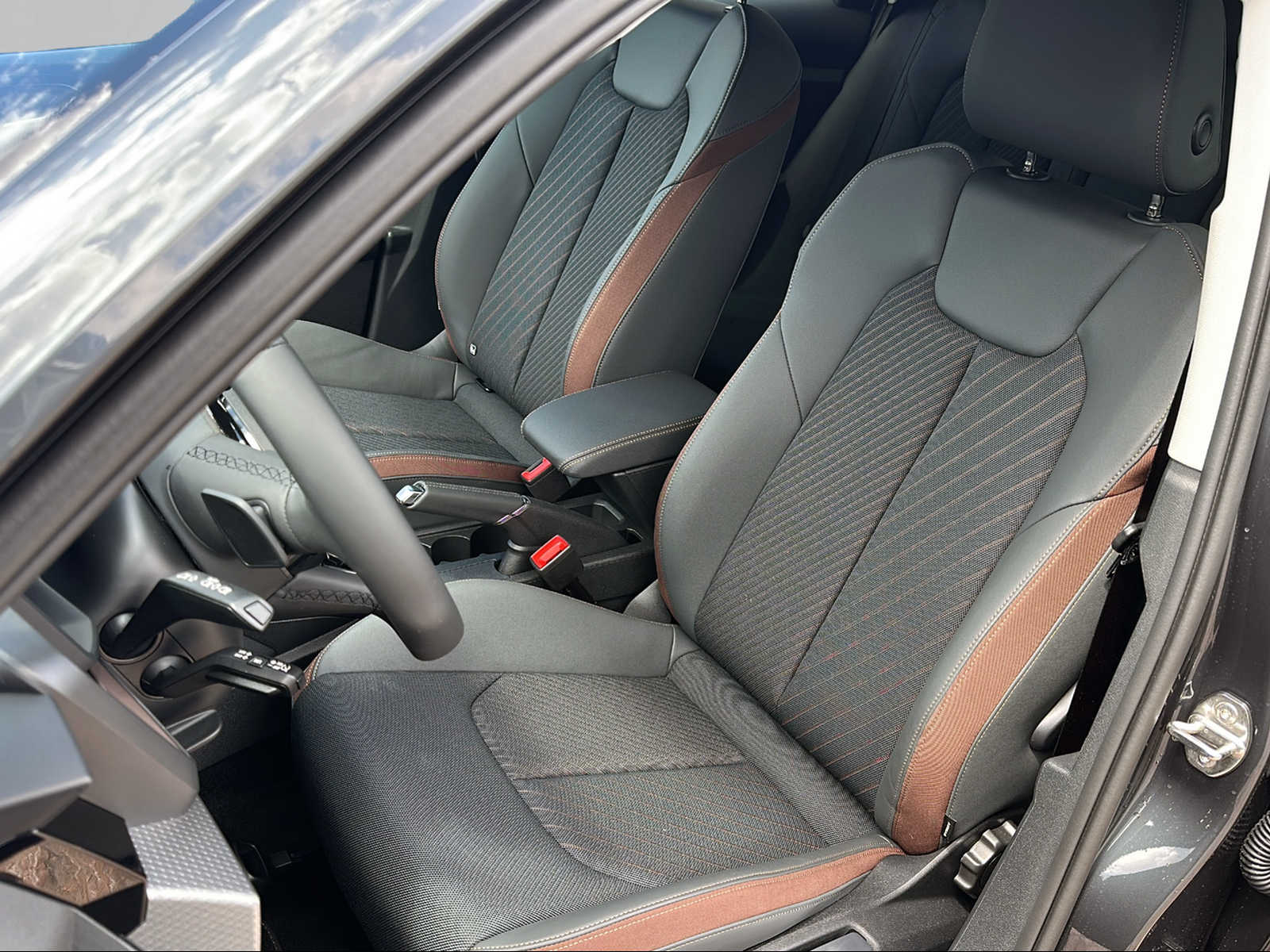 AUDI A1 Sportback 30 TFSI Attraction S-tronic-showroom-element-3