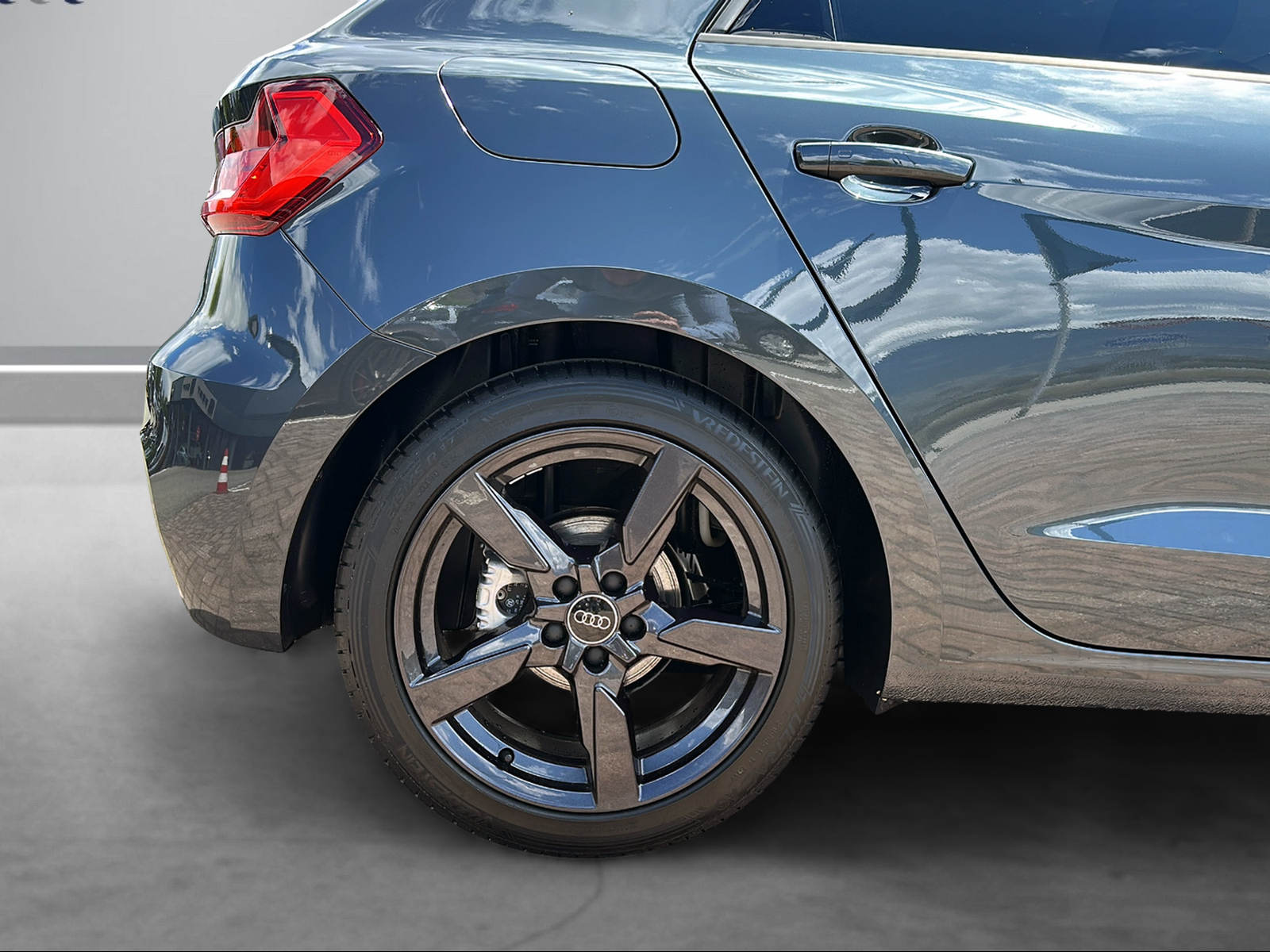 AUDI A1 Sportback 30 TFSI Attraction S-tronic-image-10