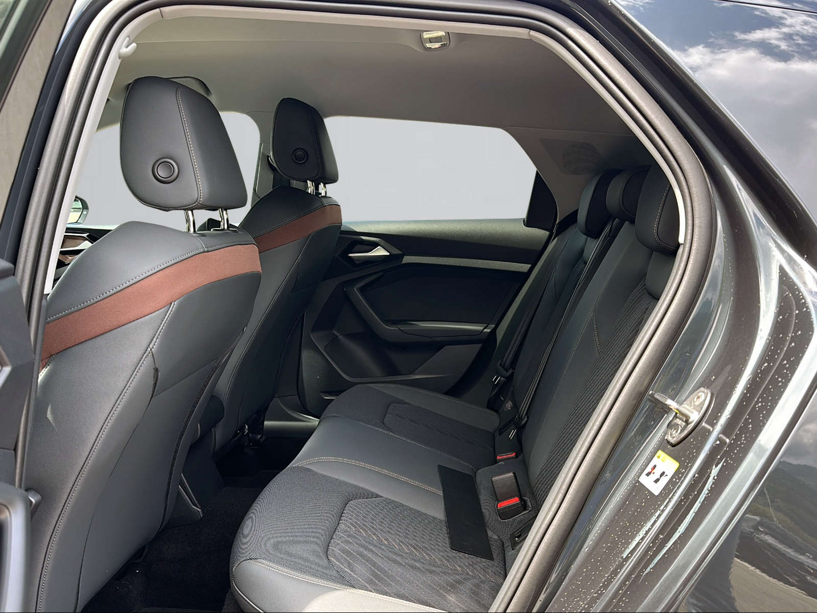 AUDI A1 Sportback 30 TFSI Attraction S-tronic-image-5