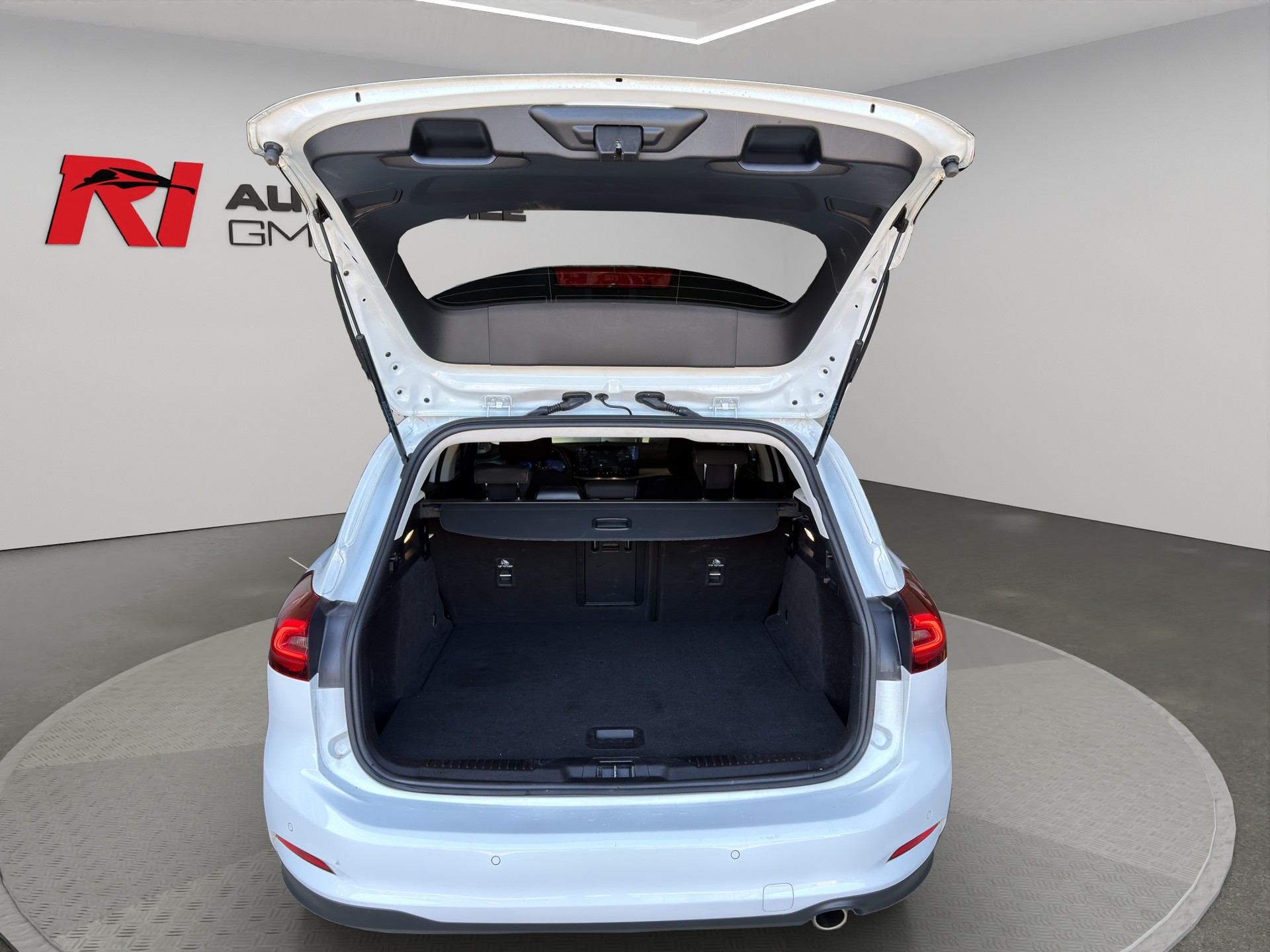 FORD Focus 1.0 MHEV Titanium X Automat-image-13