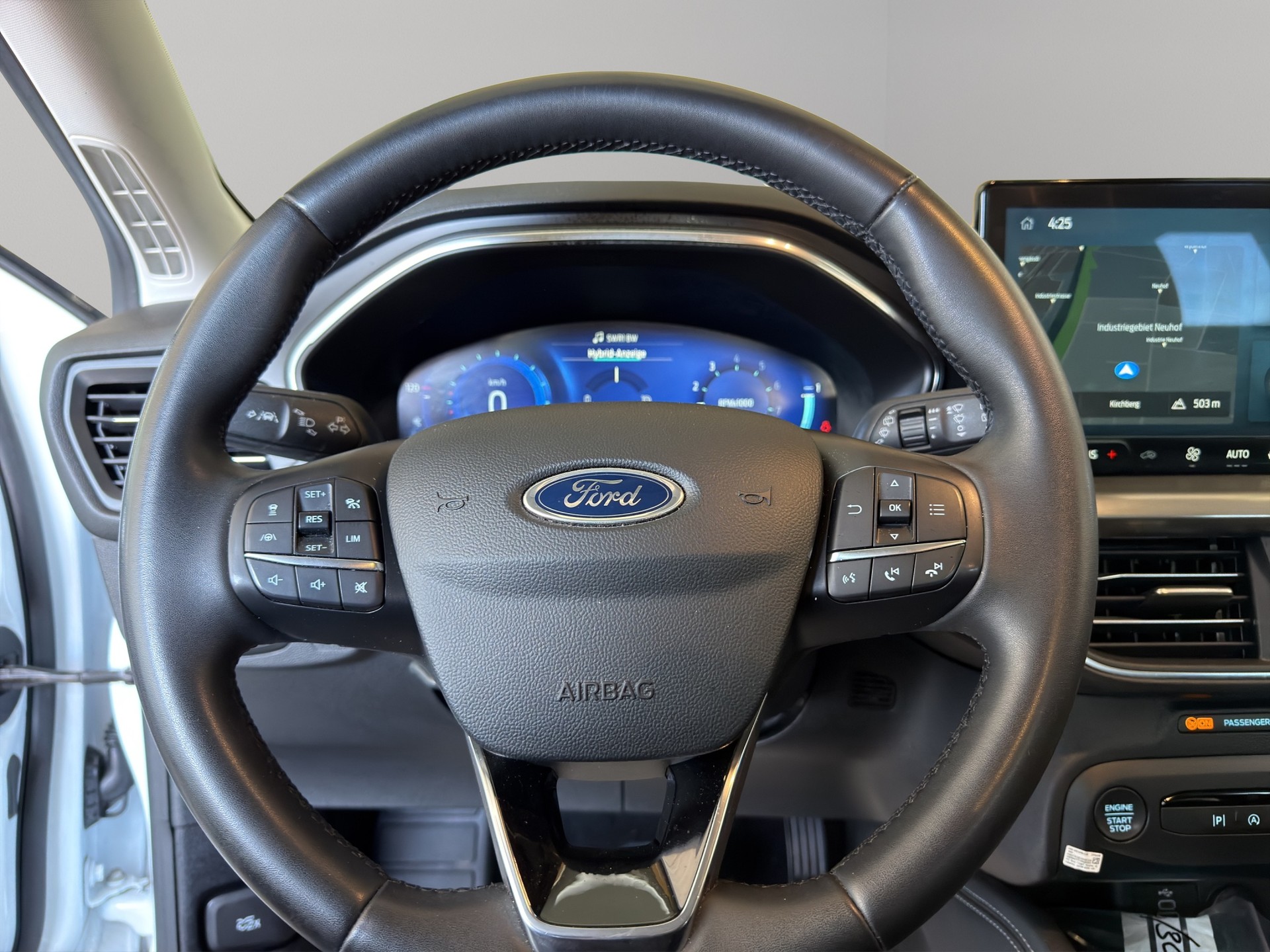 FORD Focus 1.0 MHEV Titanium X Automat-image-10