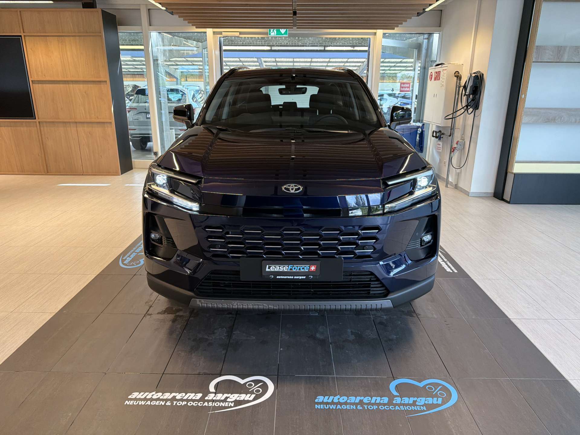 TOYOTA RAV-4 2.5 HSD Trend e-CVT AWD NEUES MODELL Automat-image-10