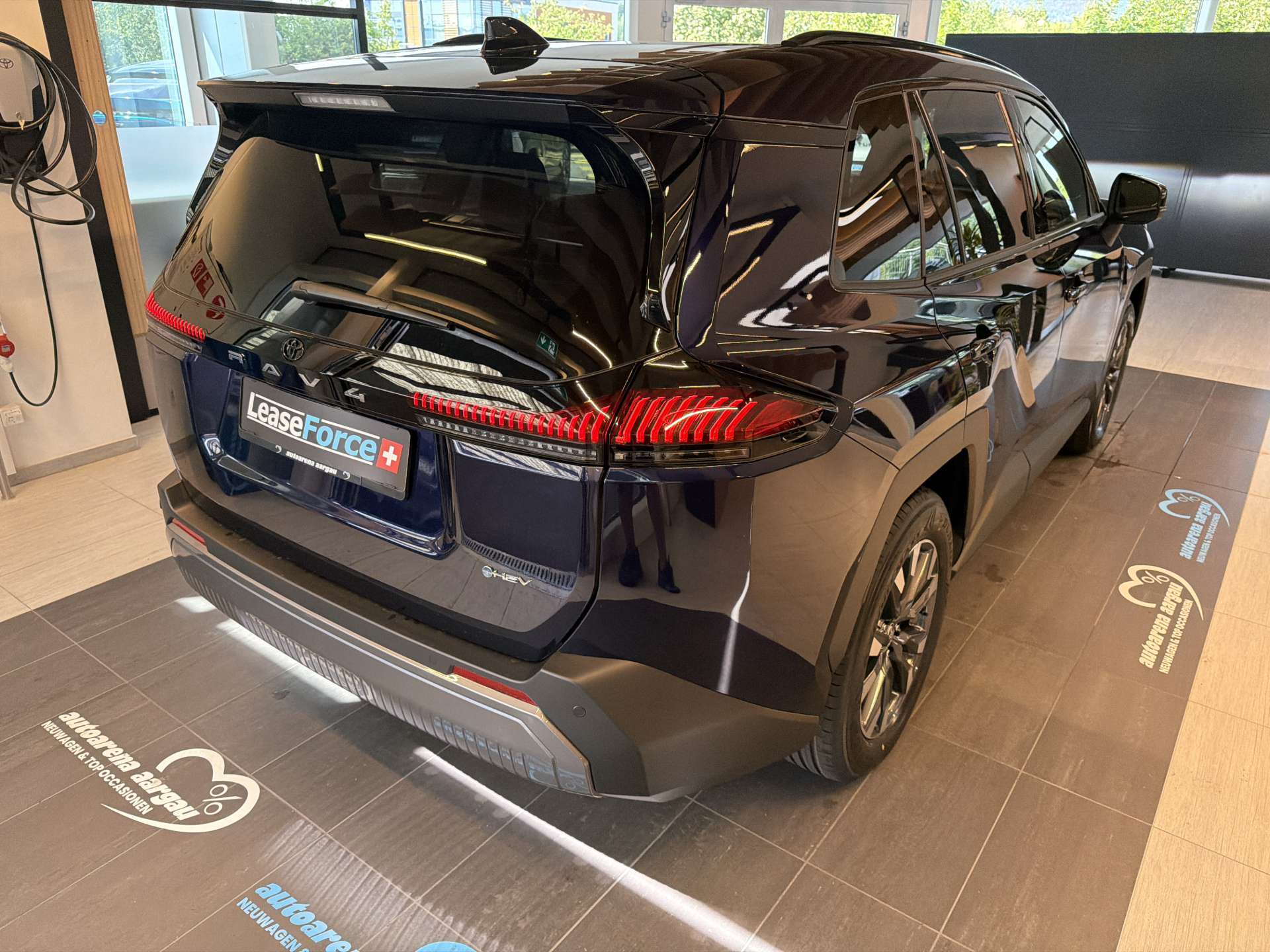 TOYOTA RAV-4 2.5 HSD Trend e-CVT AWD NEUES MODELL Automat-image-2
