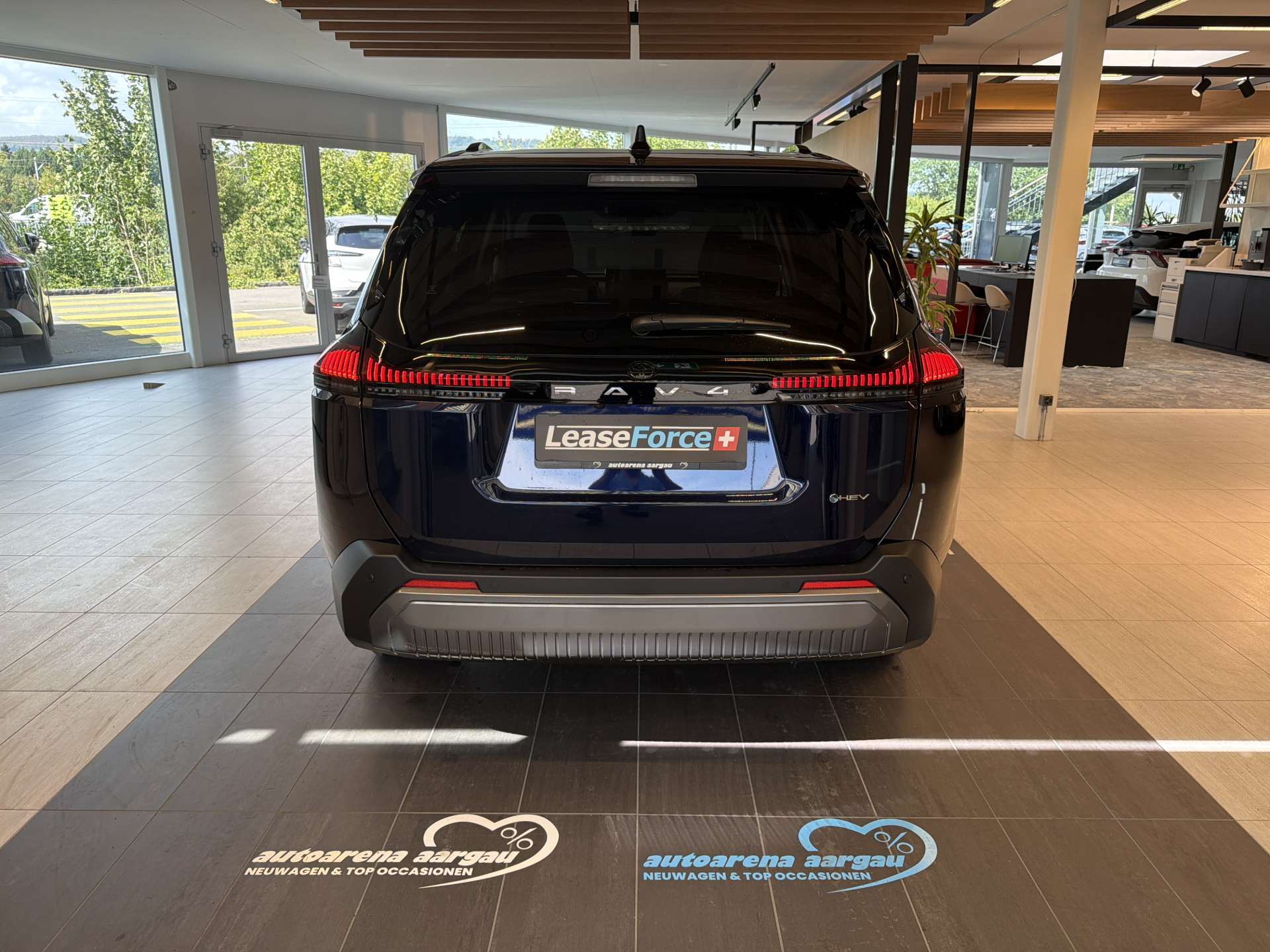 TOYOTA RAV-4 2.5 HSD Trend e-CVT AWD NEUES MODELL Automat-image-12