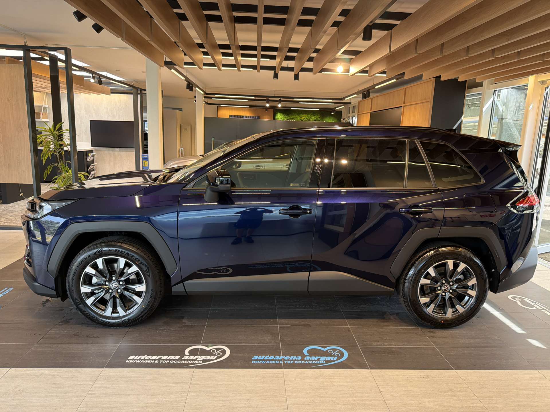TOYOTA RAV-4 2.5 HSD Trend e-CVT AWD NEUES MODELL Automat-image-11