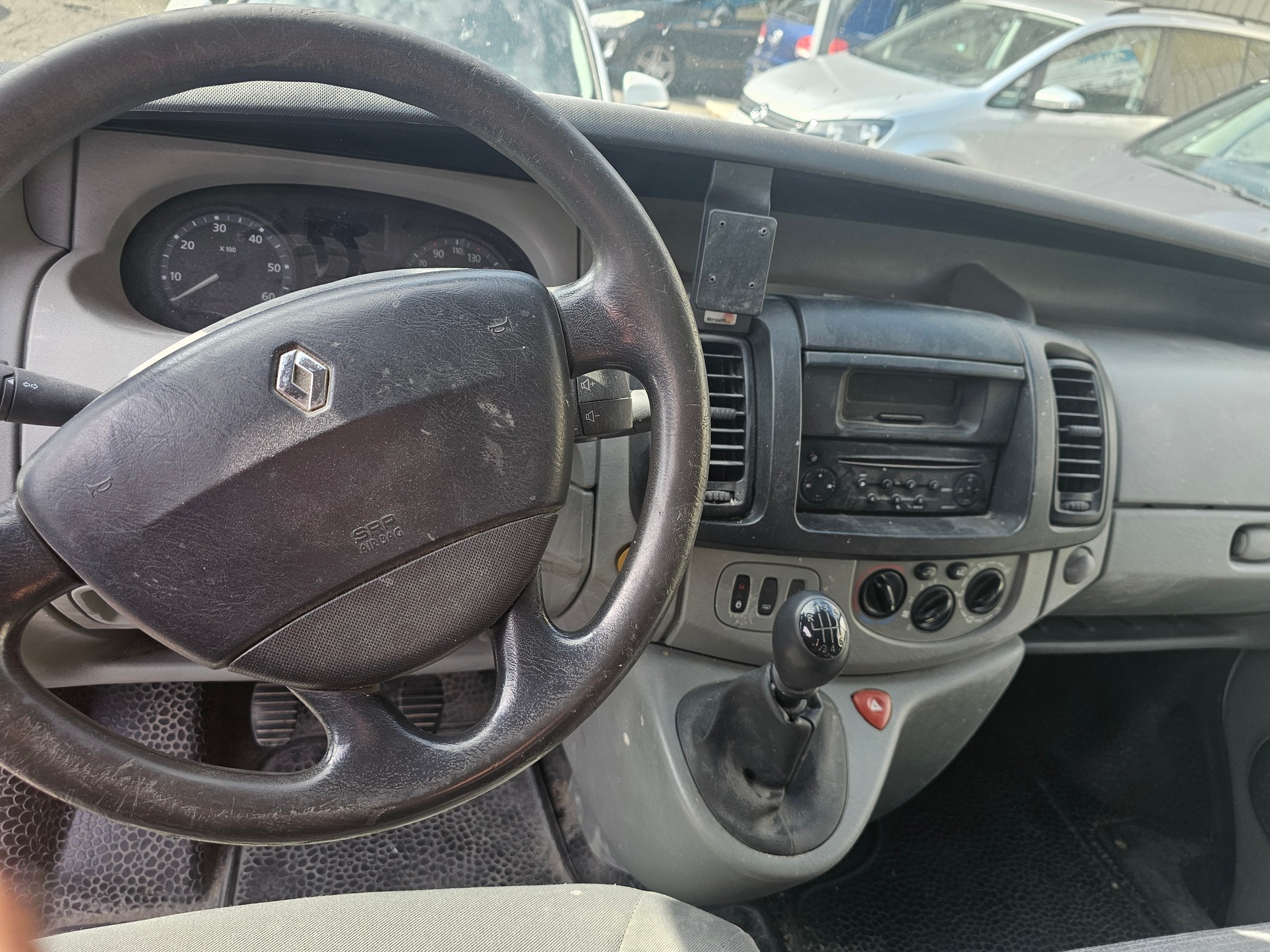 RENAULT Trafic 2.0 dCi 115 2.9t L2H1-image-4