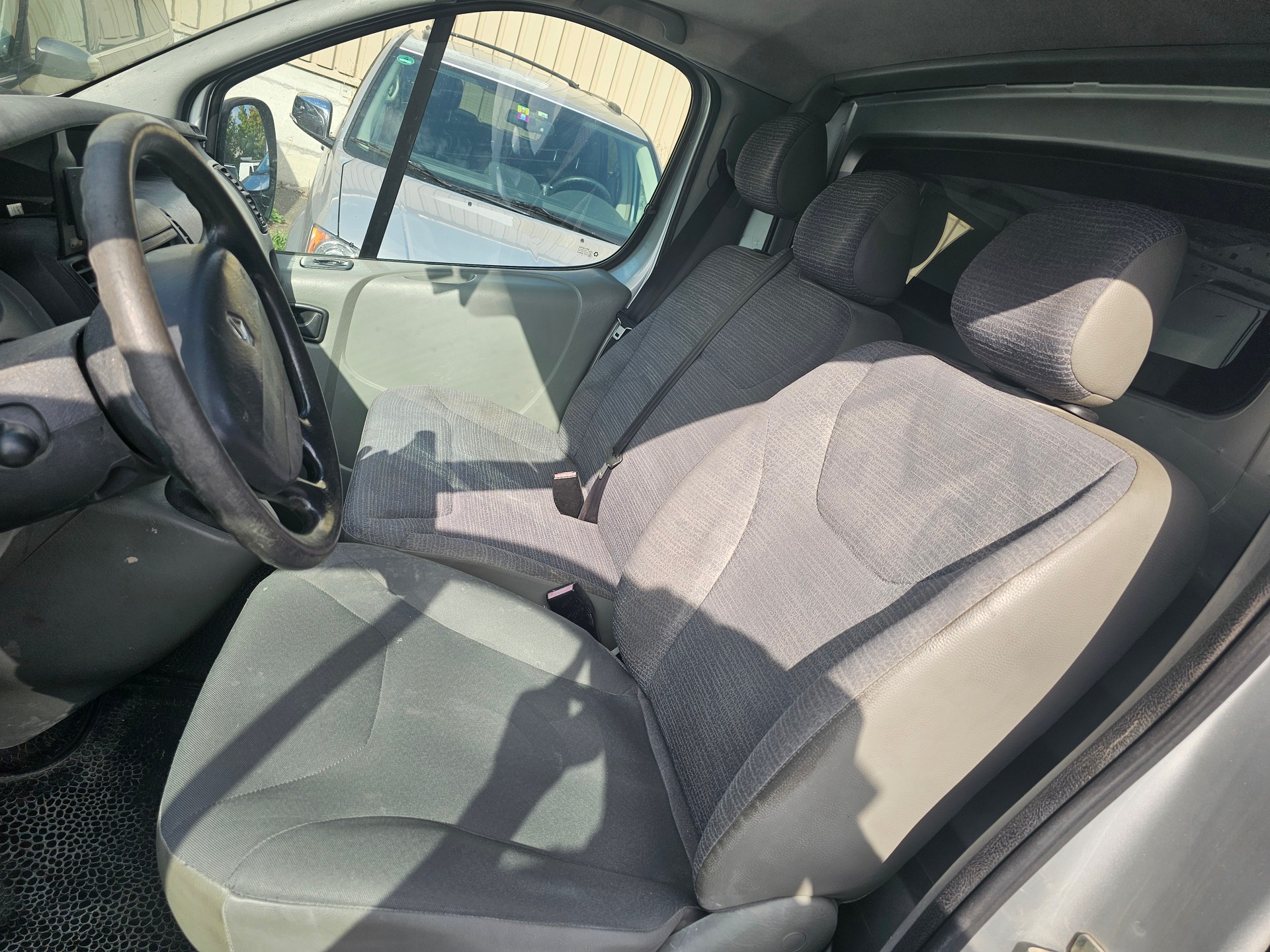 RENAULT Trafic 2.0 dCi 115 2.9t L2H1-image-6