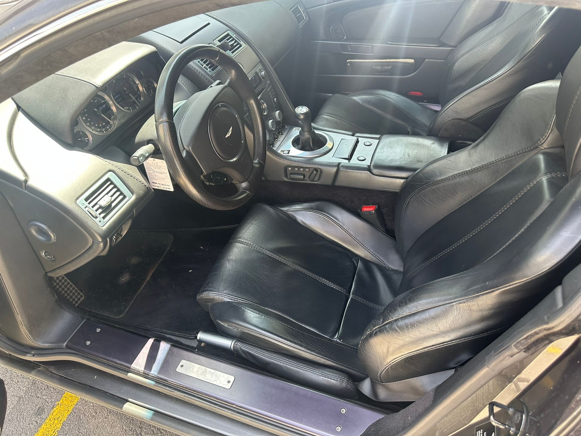 ASTON MARTIN 4.3-image-3