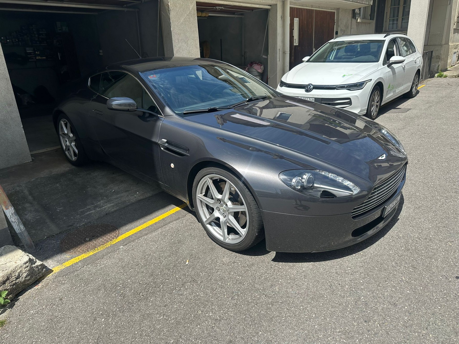 ASTON MARTIN 4.3-image-4