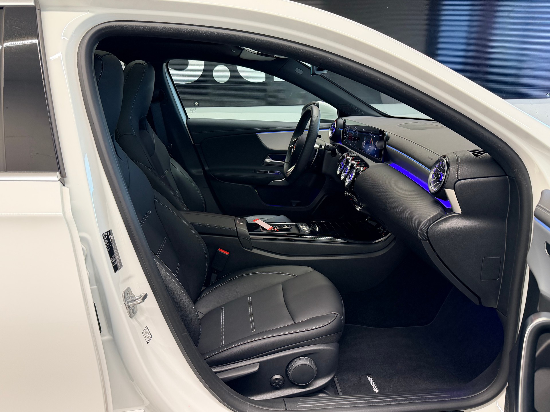 MERCEDES-BENZ A AMG 35 4Matic 8G-DCT-image-20