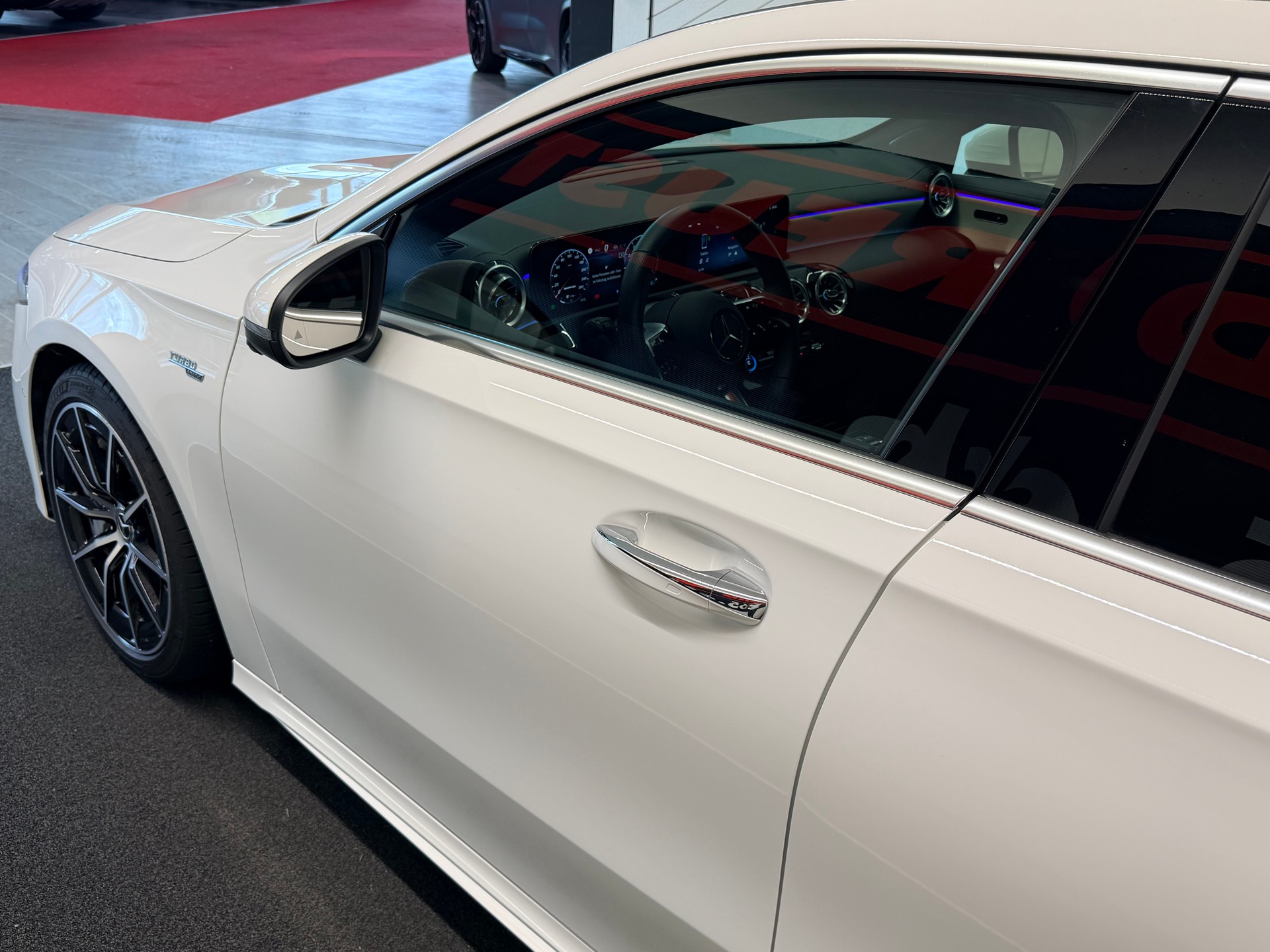 MERCEDES-BENZ A AMG 35 4Matic 8G-DCT-image-9