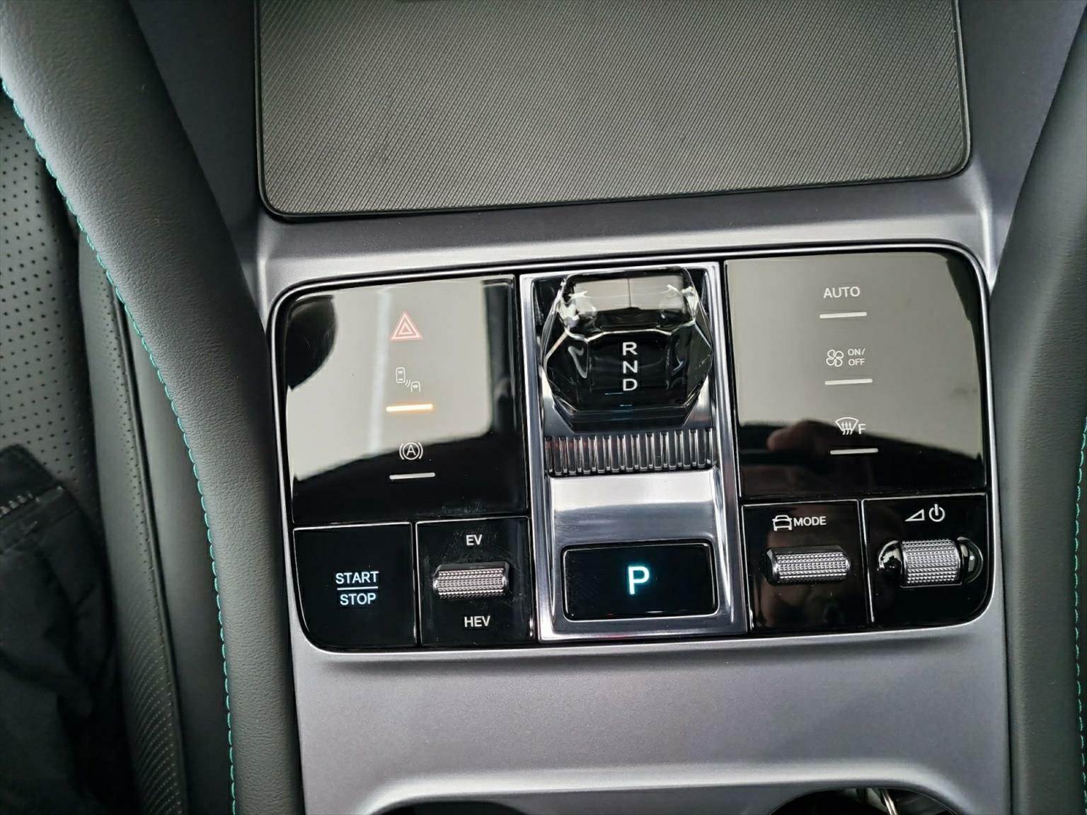 BYD Seal U DM-i Design AWD-image-10