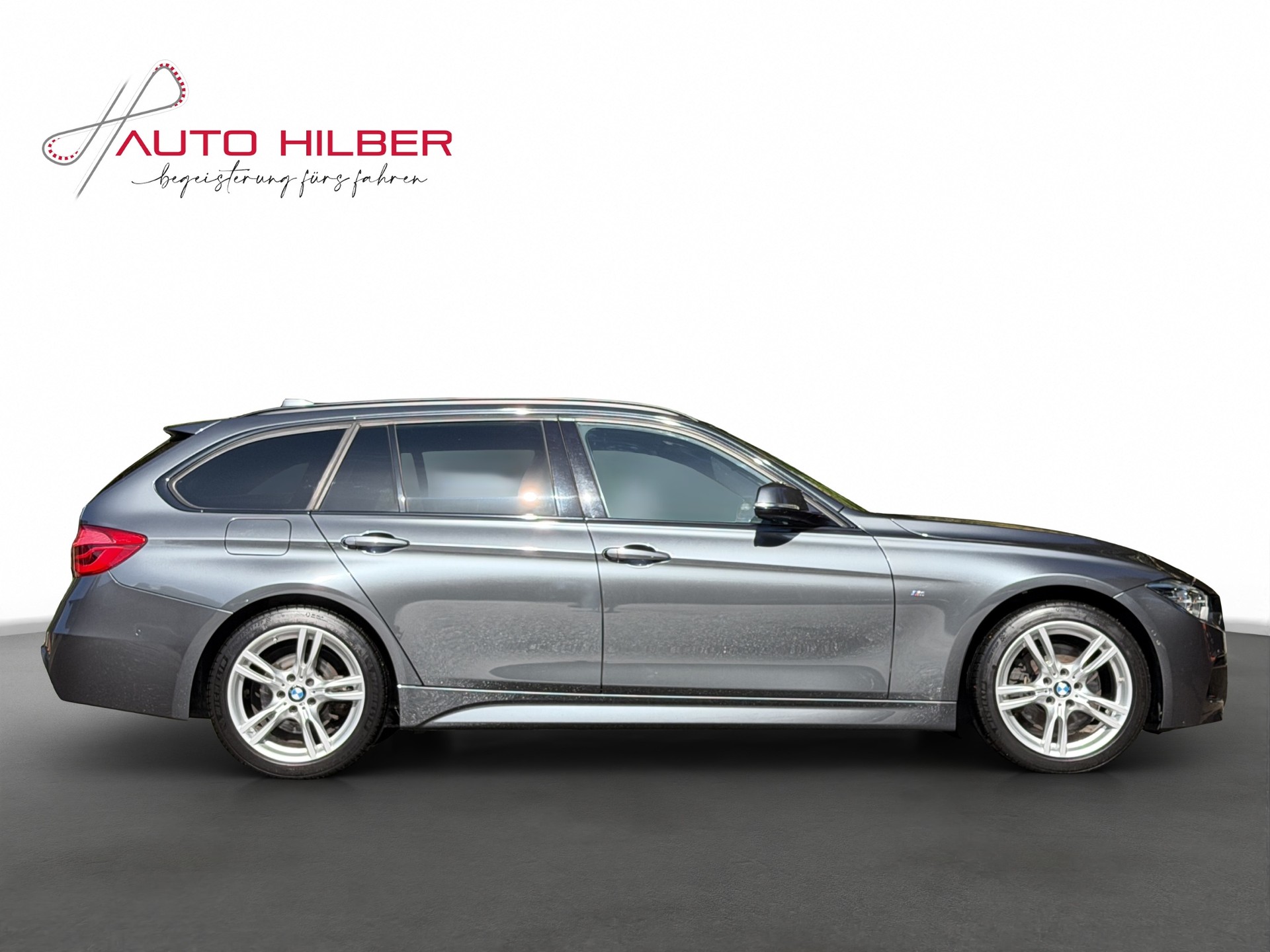 BMW 330i xDrive Touring M Sport Steptronic-image-14