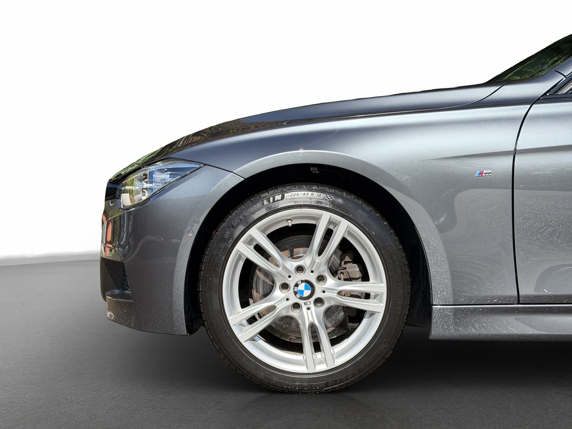 BMW 330i xDrive Touring M Sport Steptronic-image-3