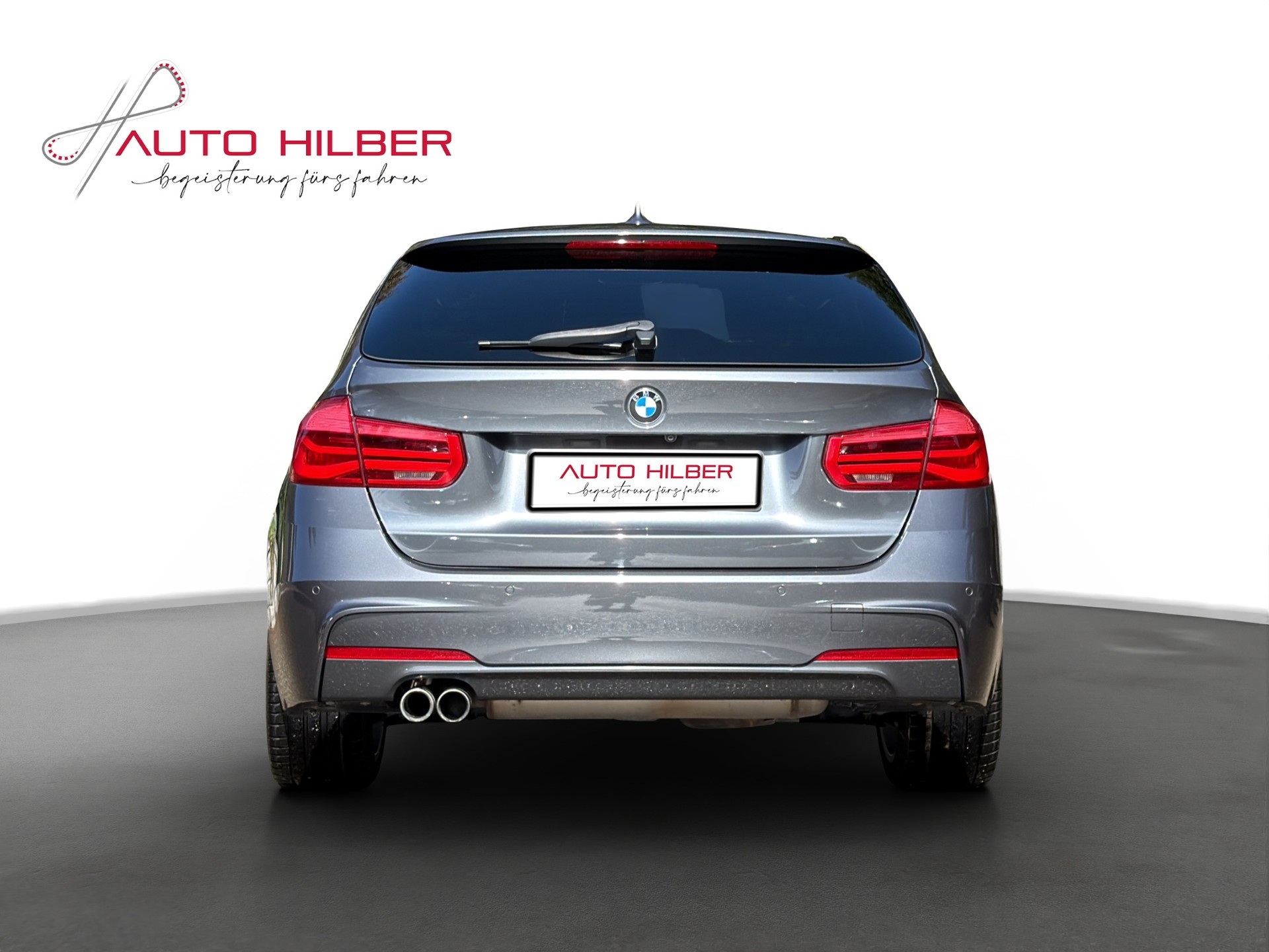 BMW 330i xDrive Touring M Sport Steptronic-image-5