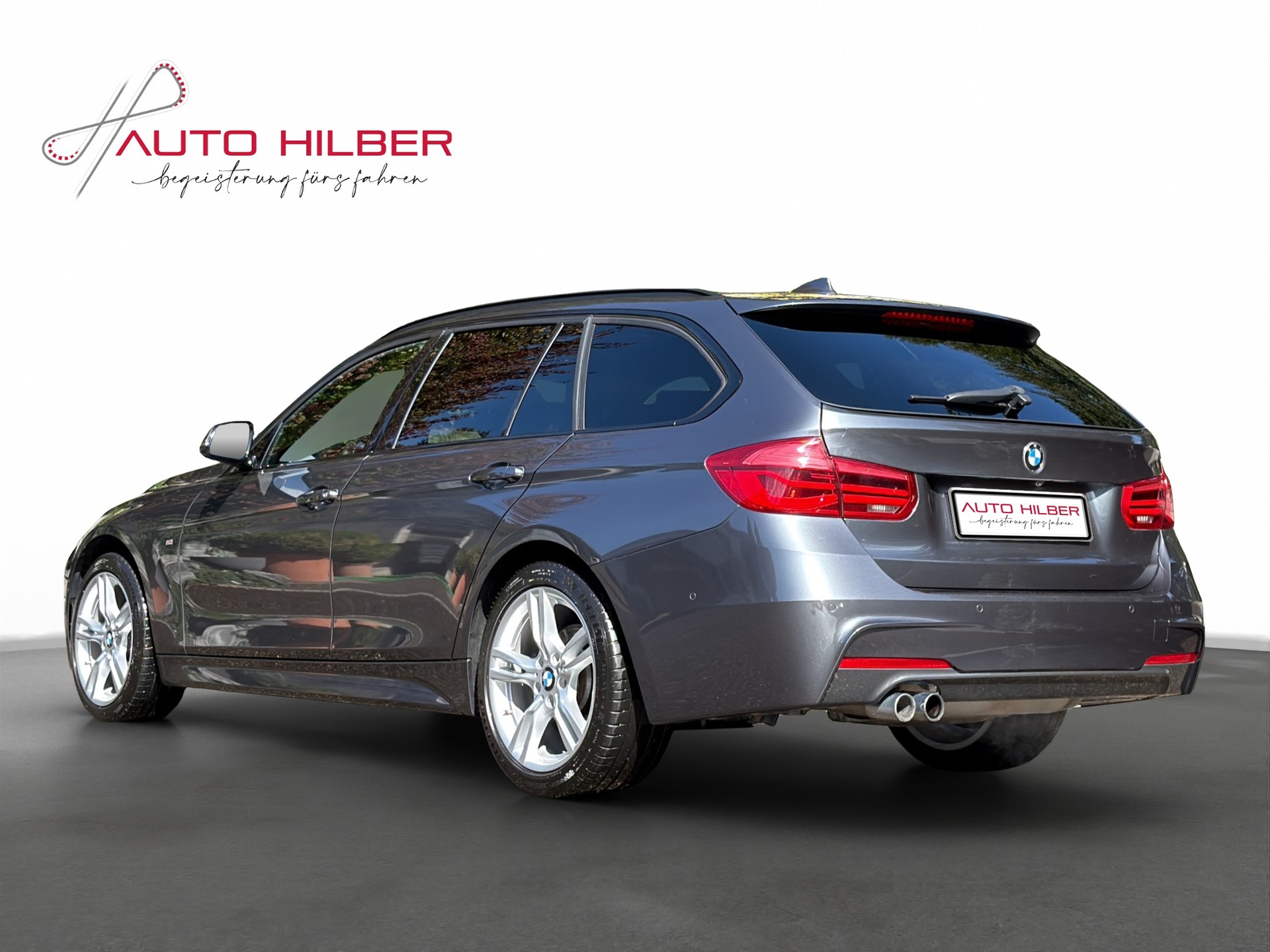 BMW 330i xDrive Touring M Sport Steptronic-image-4