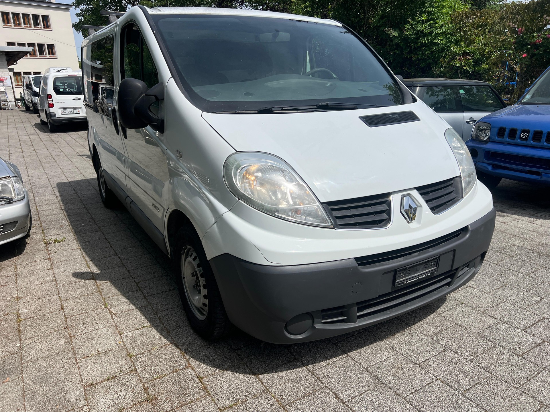 RENAULT Trafic 2.0 dCi 115 2.9t L2H1-image-0