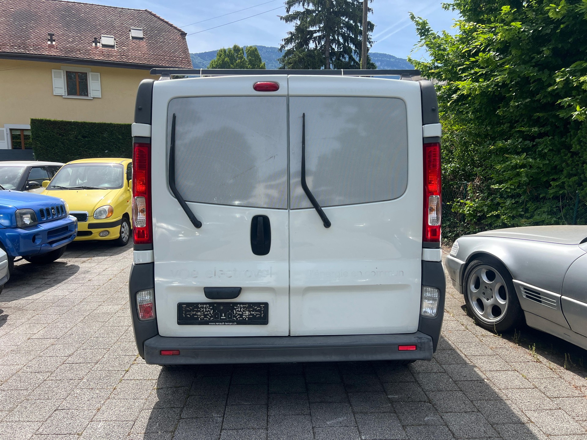 RENAULT Trafic 2.0 dCi 115 2.9t L2H1-image-13