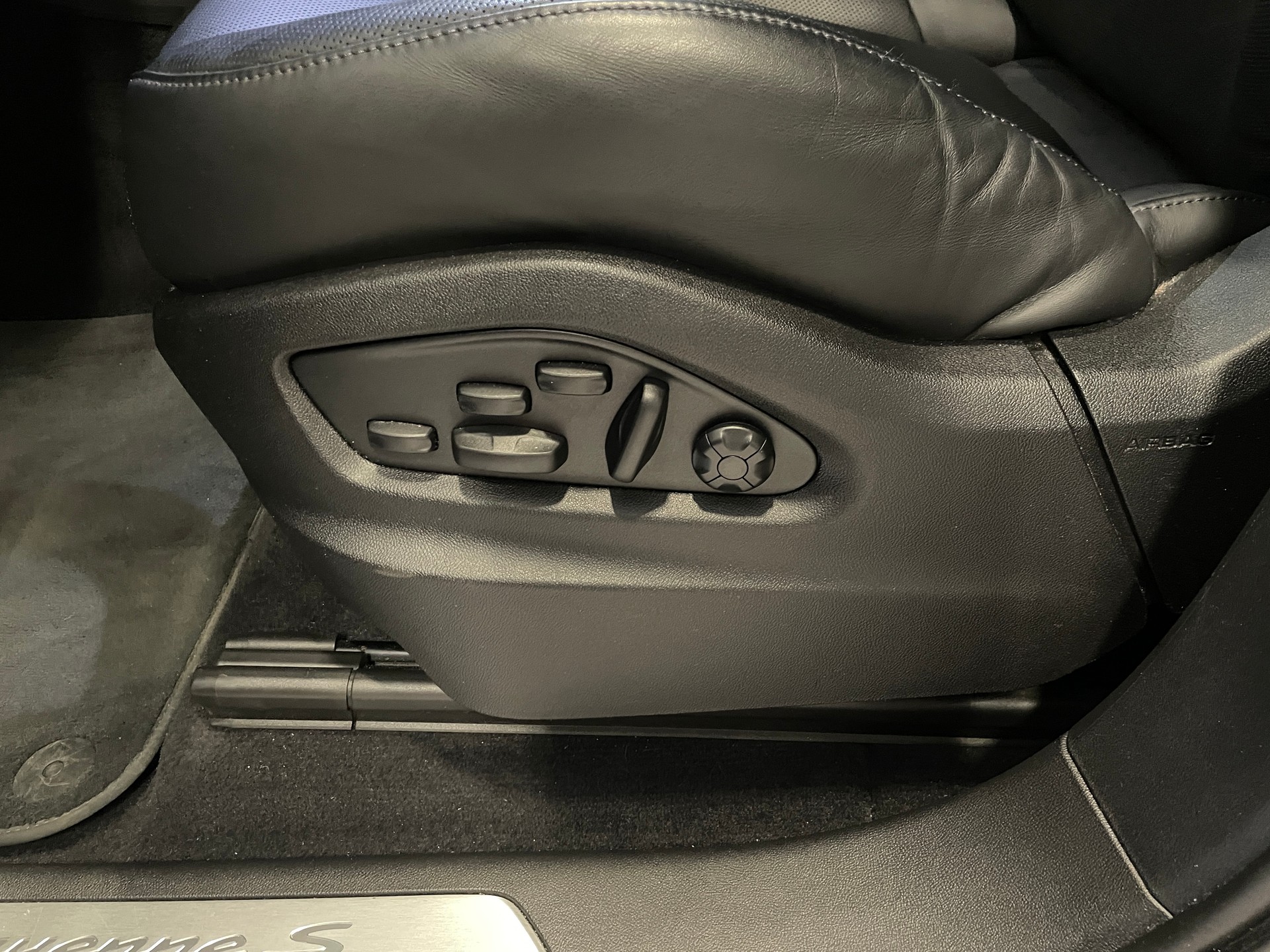 PORSCHE Cayenne Coupé S Tiptronic-image-17