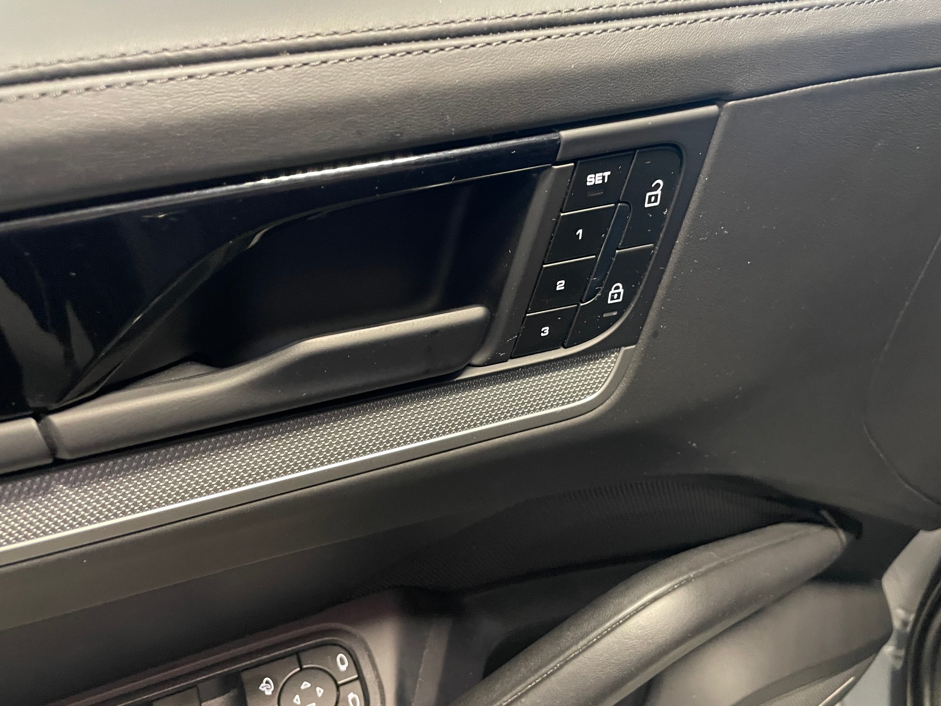 PORSCHE Cayenne Coupé S Tiptronic-image-16