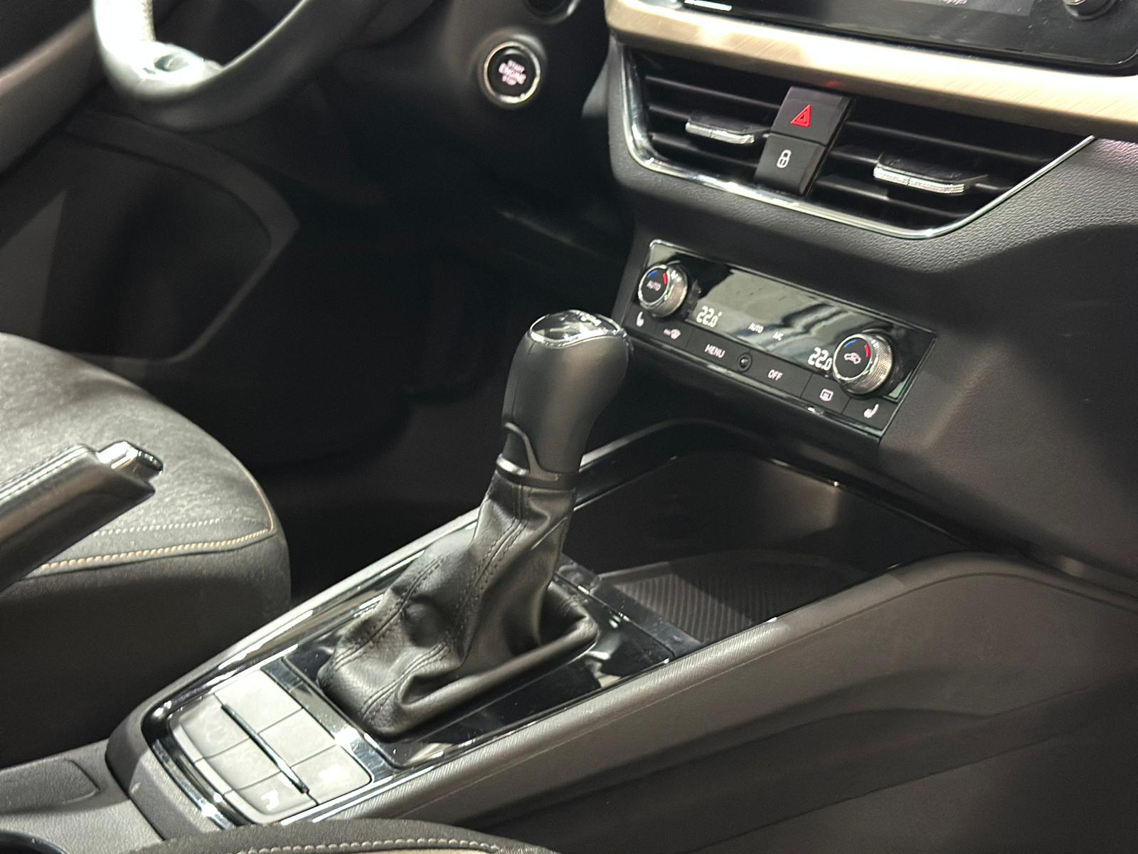 SKODA Kamiq 1.0 TSI Style DSG-image-14