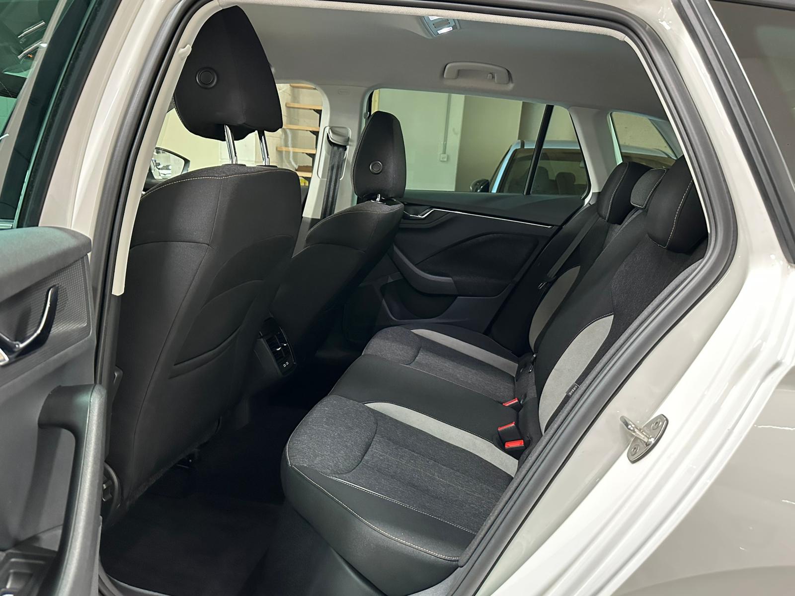 SKODA Kamiq 1.0 TSI Style DSG-image-15
