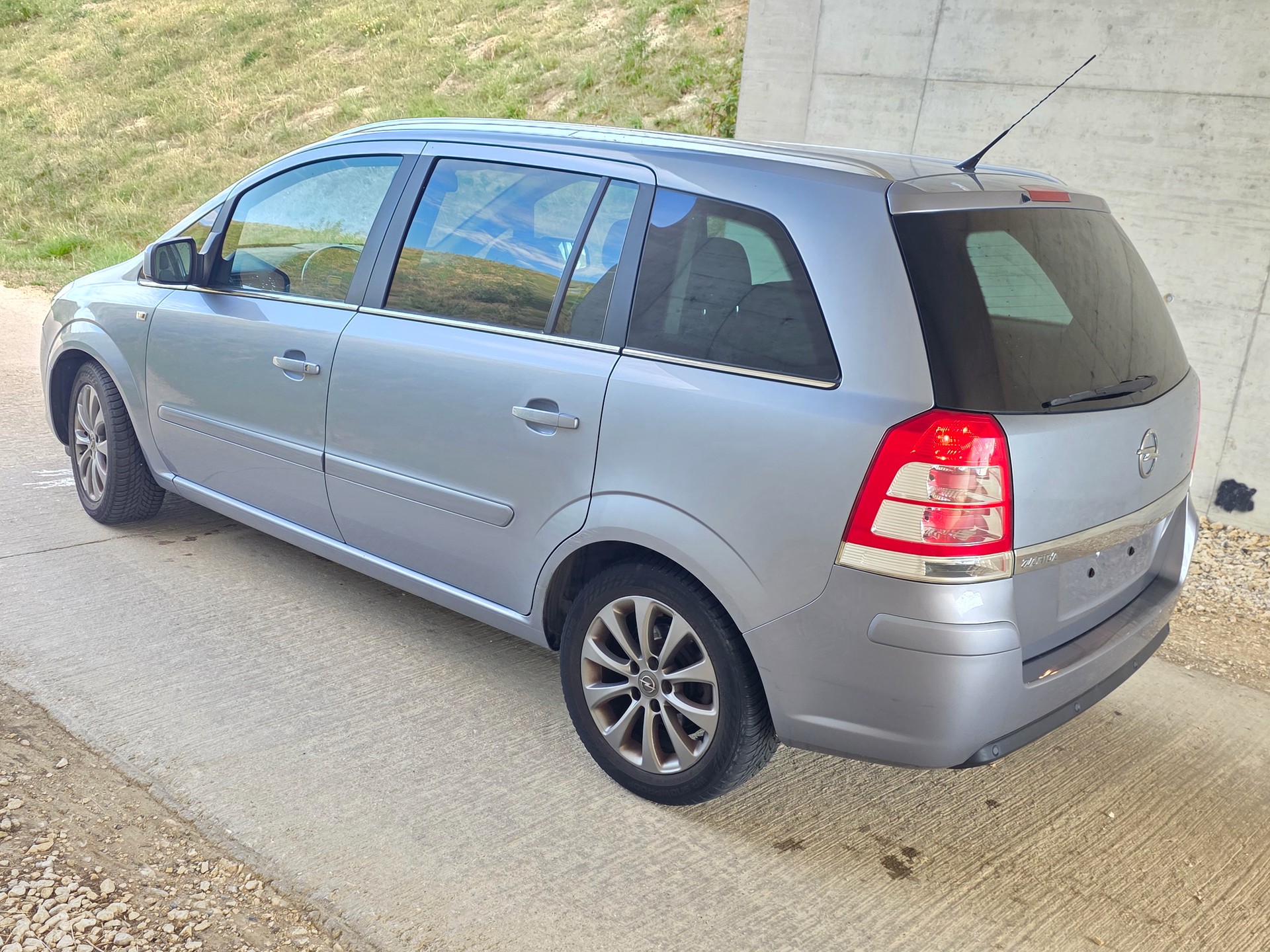 OPEL Zafira 1.8i 16V Enjoy-image-5