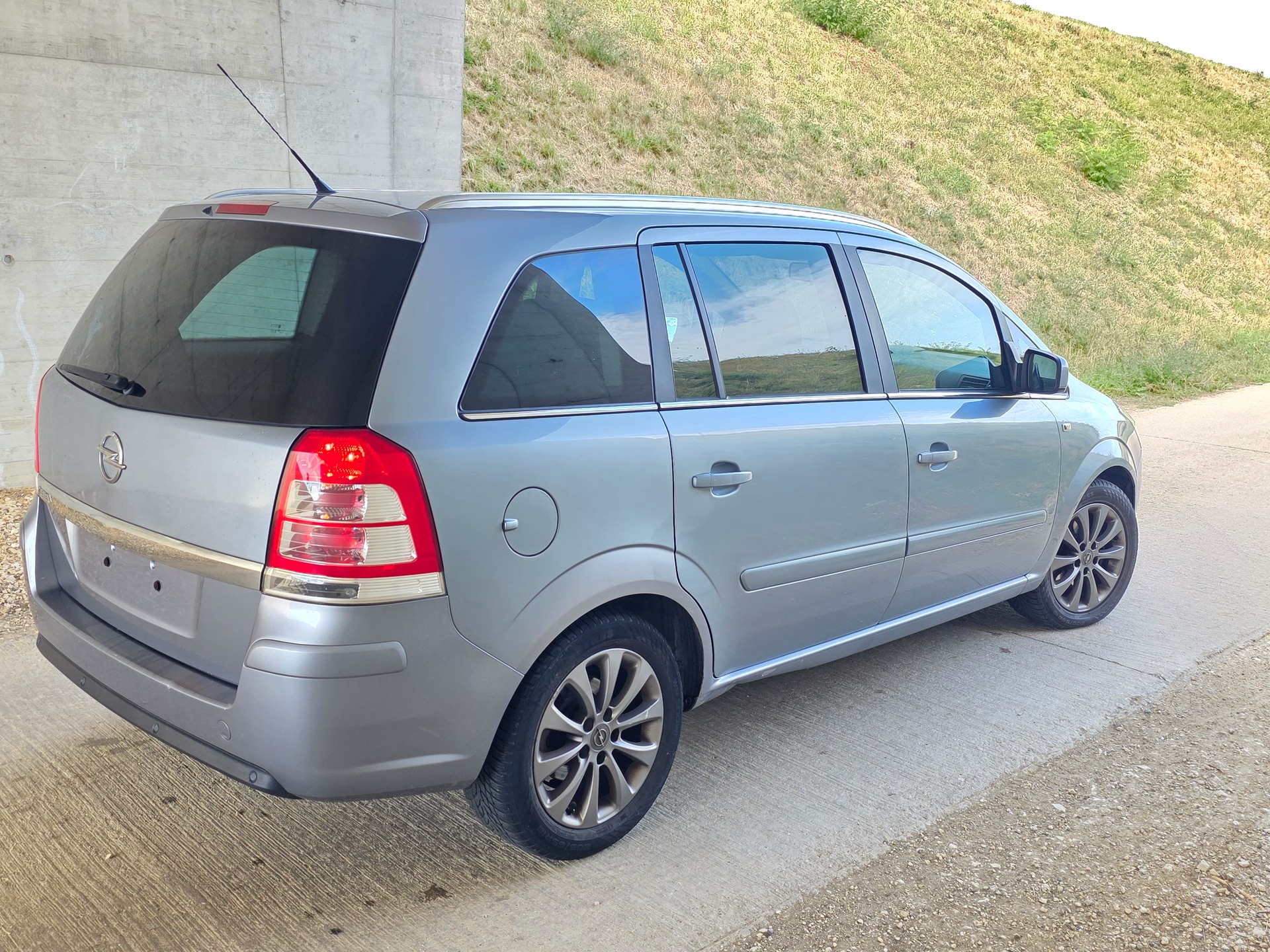 OPEL Zafira 1.8i 16V Enjoy-image-3