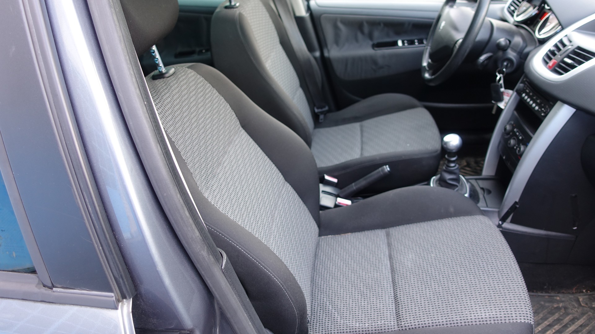 PEUGEOT 207 SW 1.6 HDI Sport-image-7
