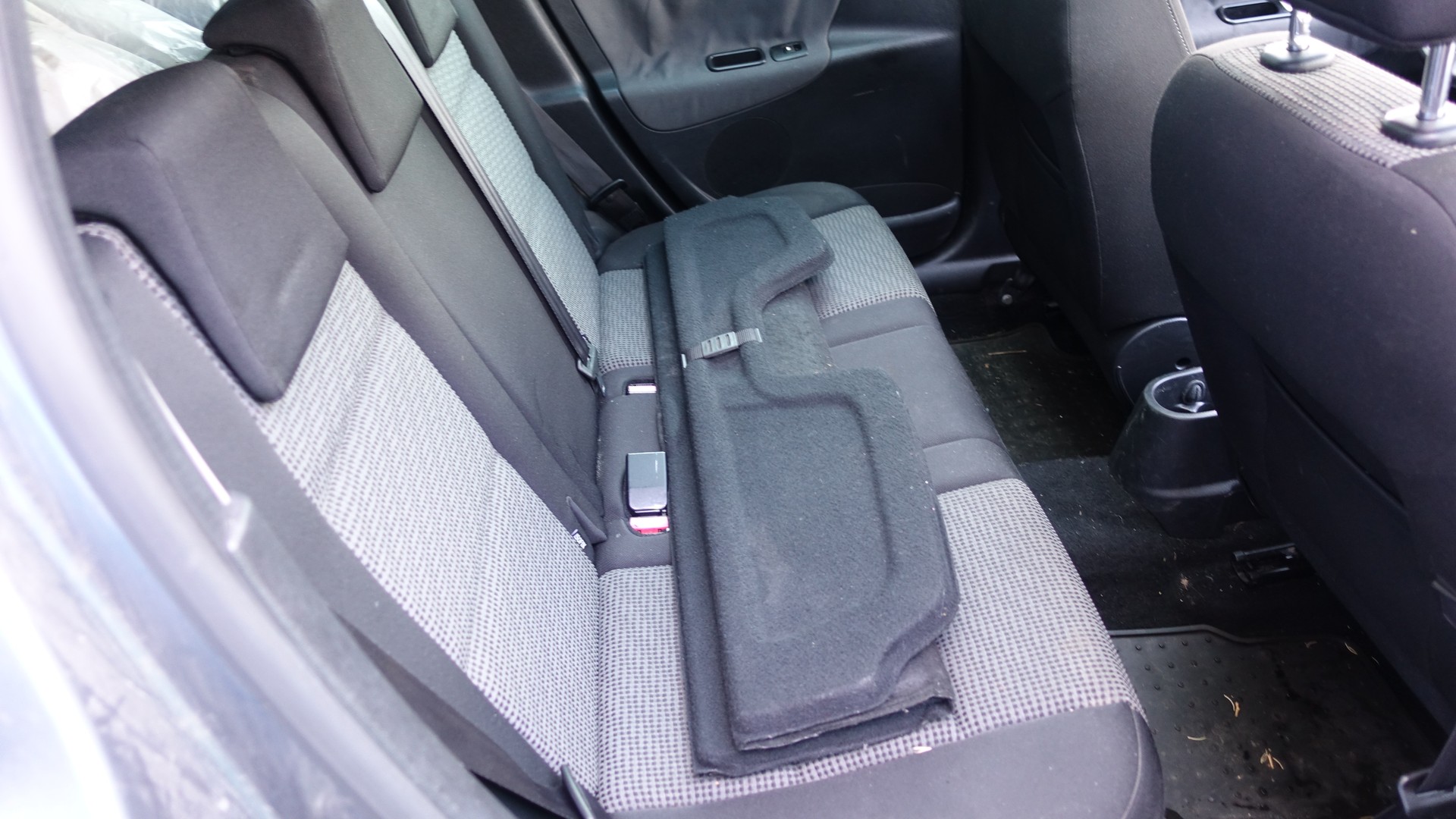 PEUGEOT 207 SW 1.6 HDI Sport-image-8