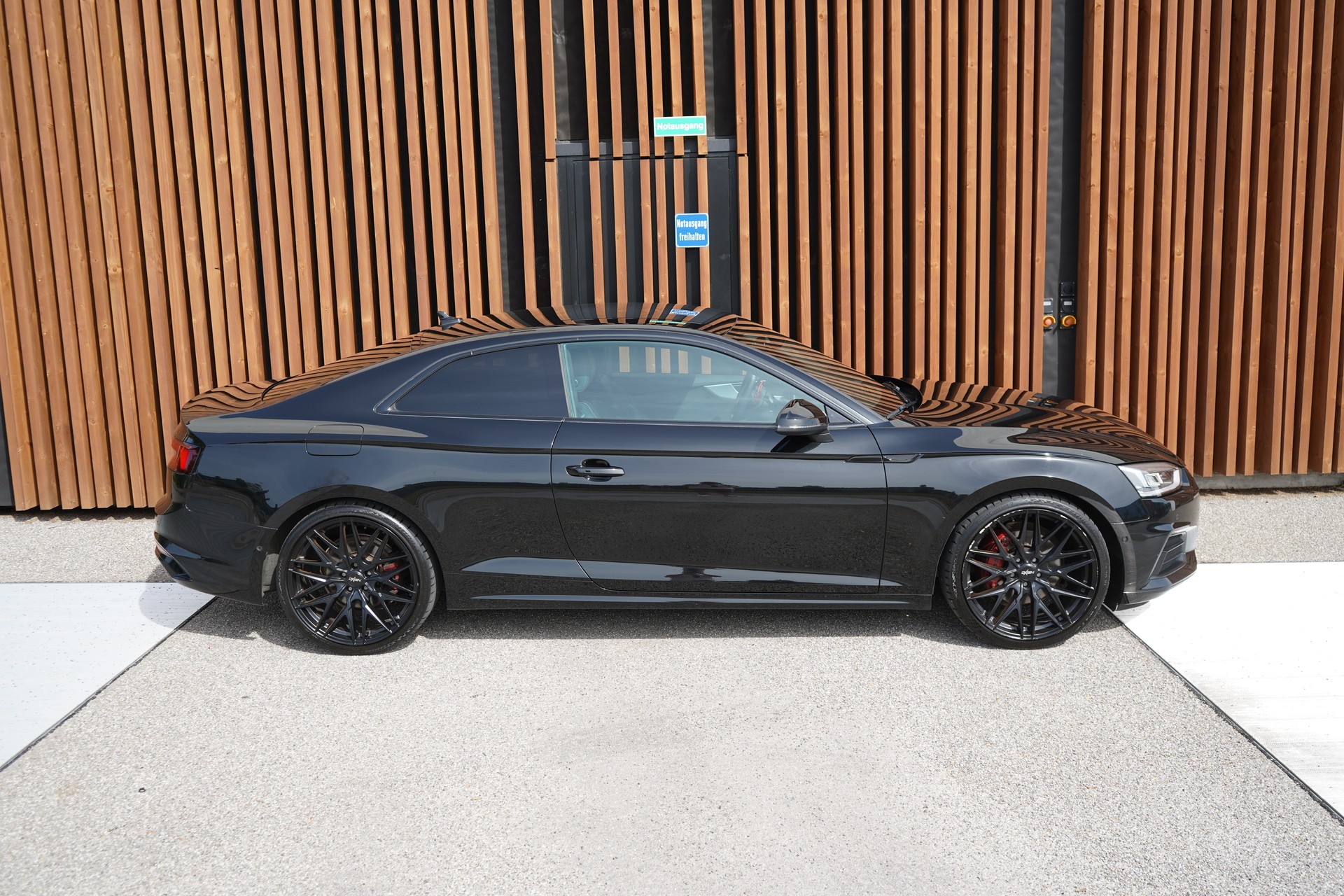 AUDI A5 COUPÉ 2.0 TDI SPORT BLACK S-TRONIC l 190 PS-image-4