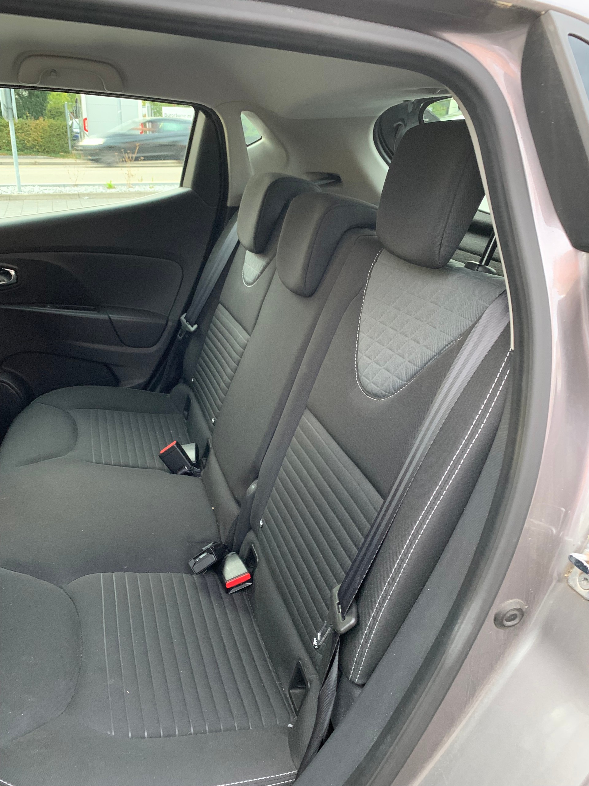 RENAULT Clio 1.2 16V T Swiss Edition EDC-image-6