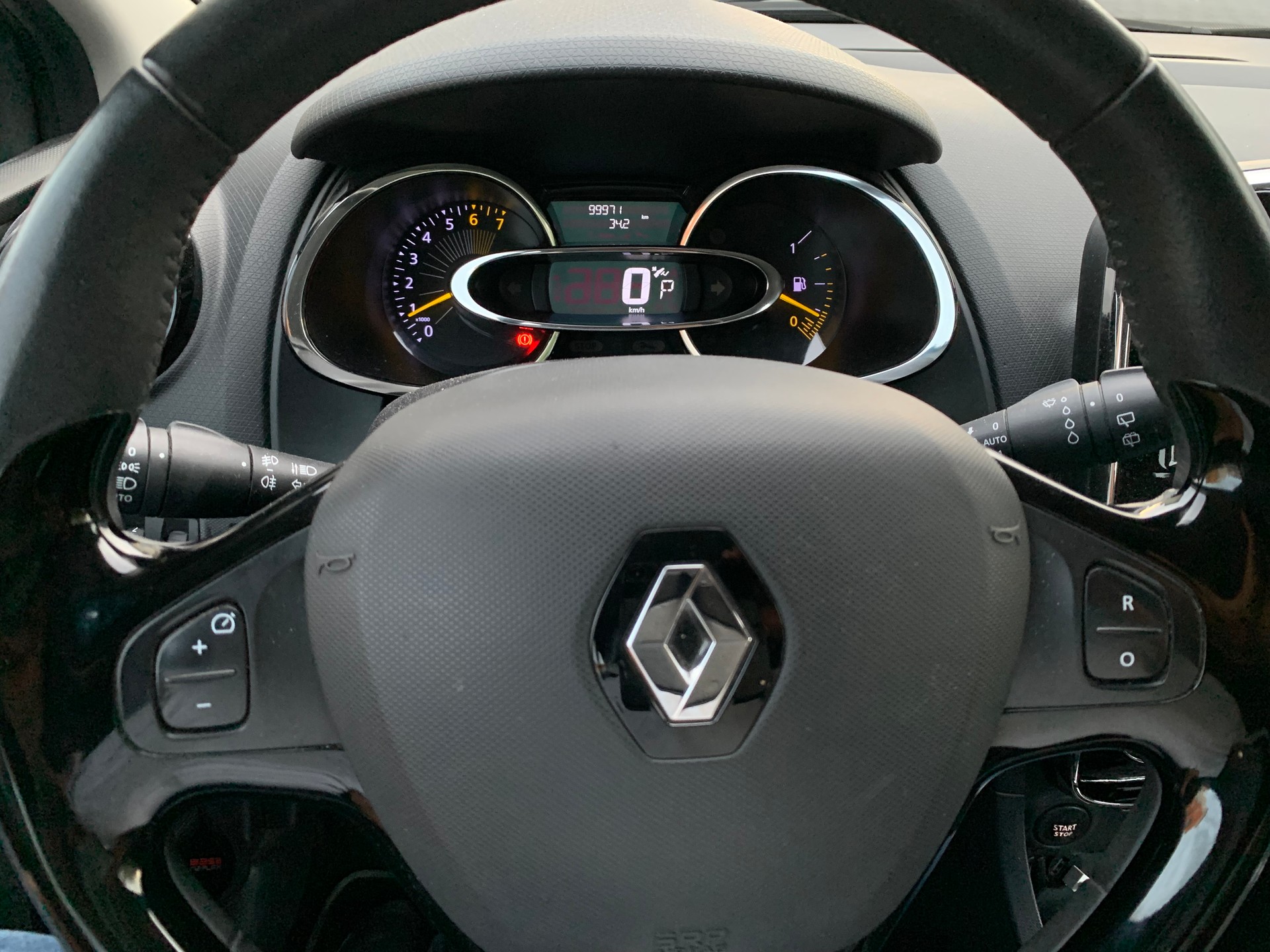 RENAULT Clio 1.2 16V T Swiss Edition EDC-image-11