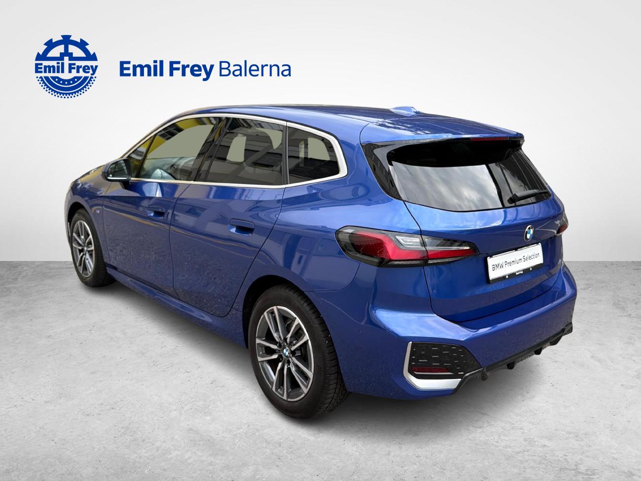 BMW 218i Active Tourer-showroom-element-3