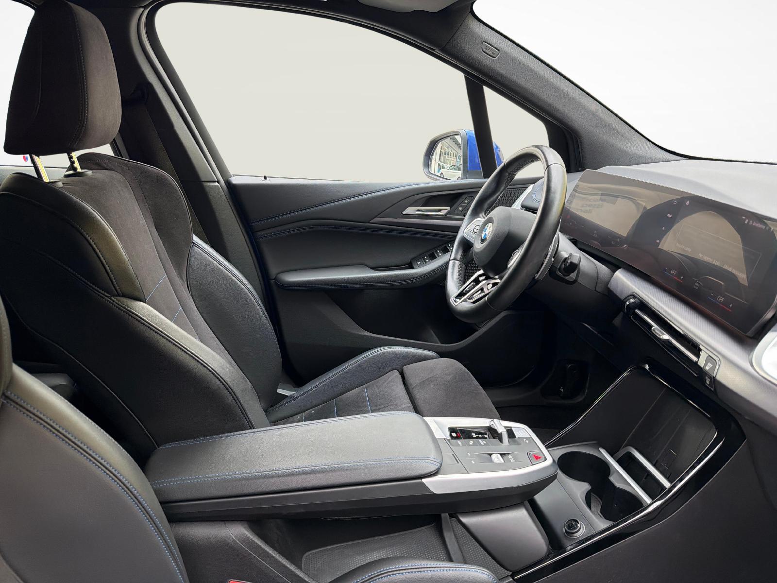 BMW 218i Active Tourer-image-18