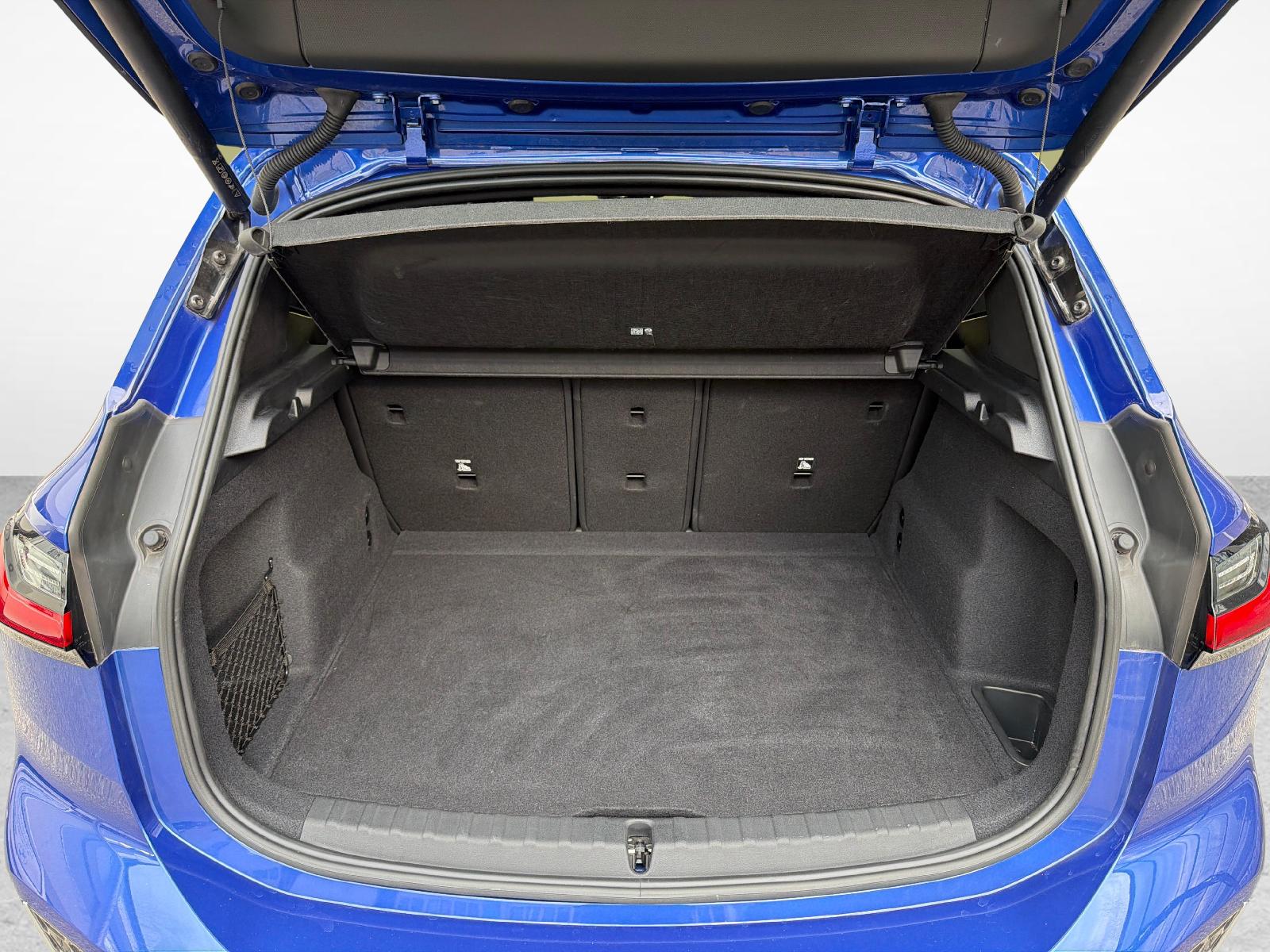 BMW 218i Active Tourer-image-20