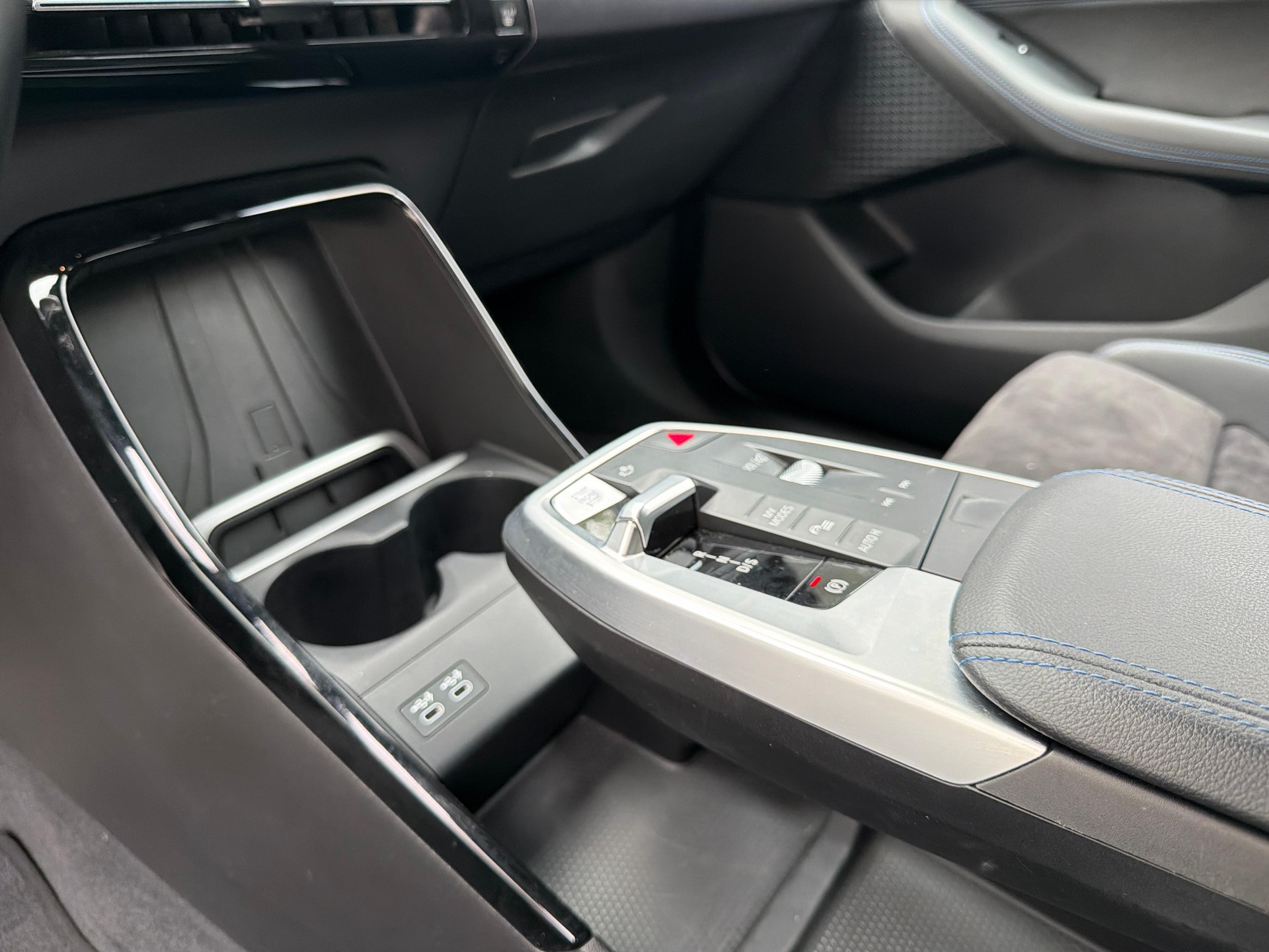 BMW 218i Active Tourer-image-15