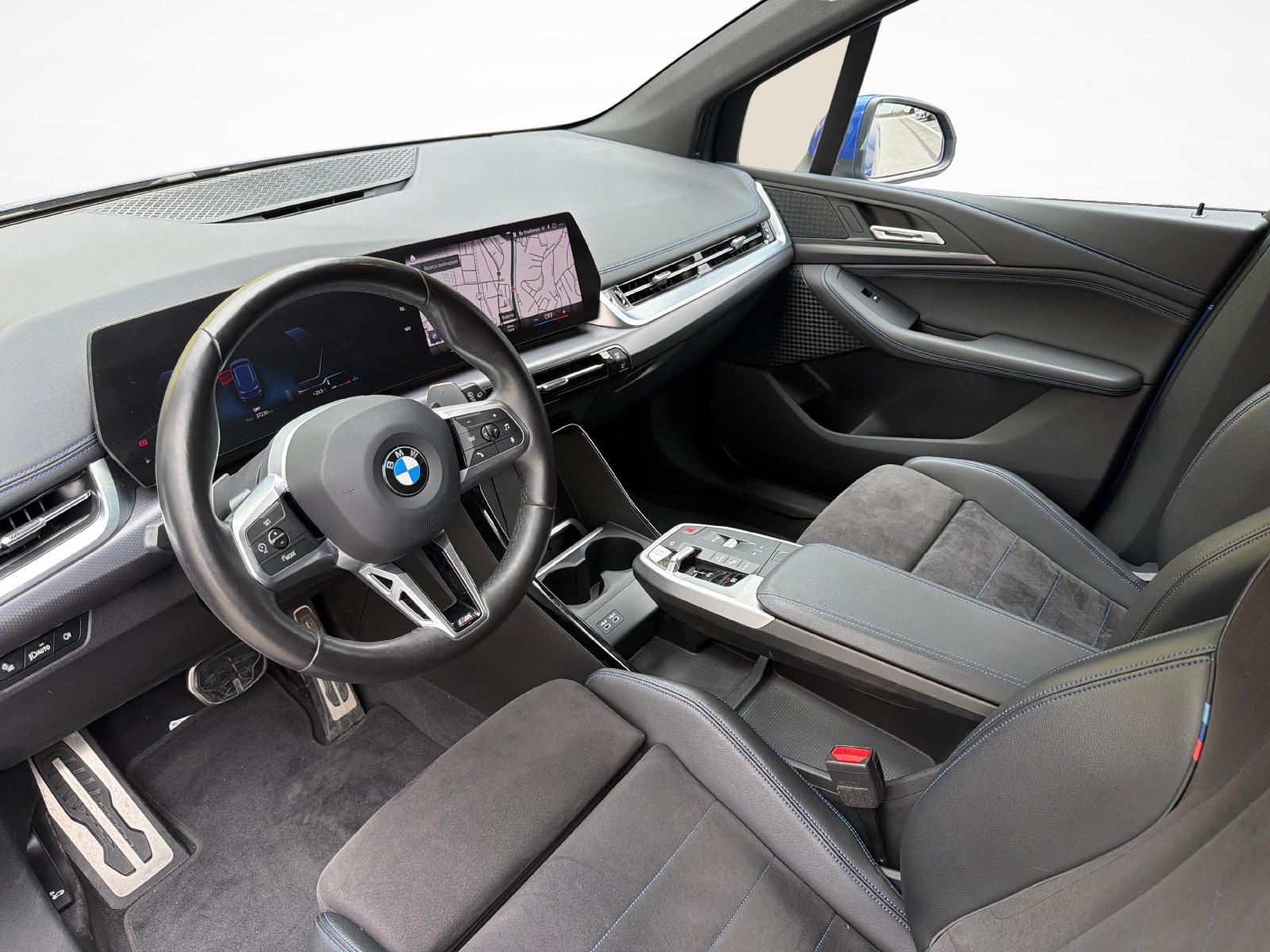 BMW 218i Active Tourer-image-10