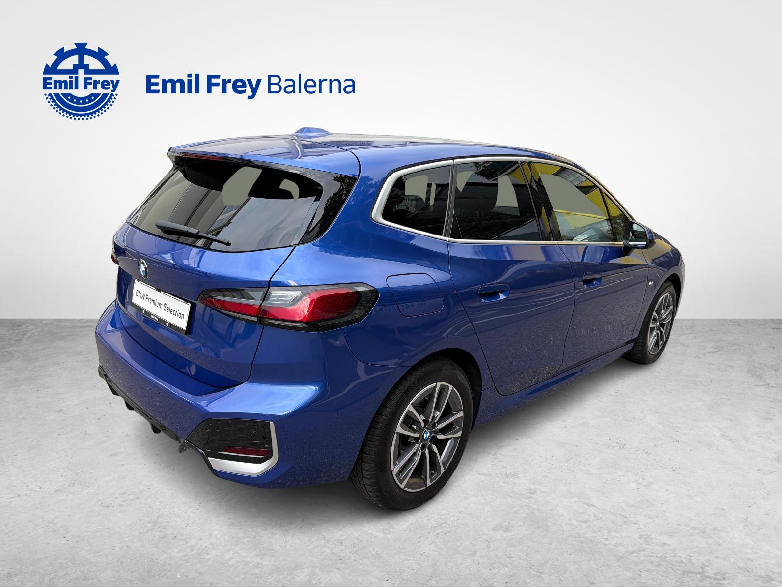 BMW 218i Active Tourer-image-5
