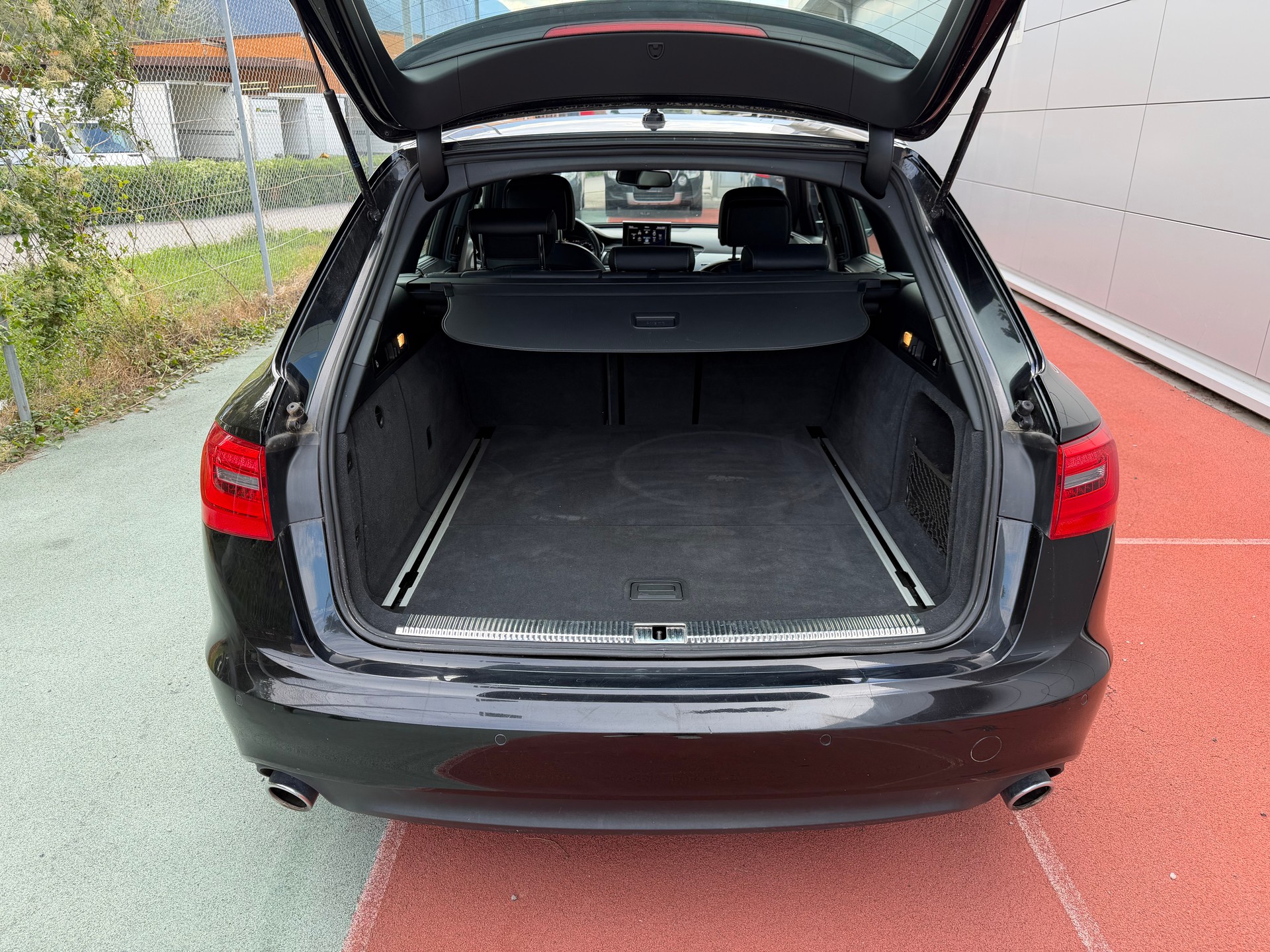 AUDI A6 Avant 3.0 TDI V6 quattro S-tronic-image-12