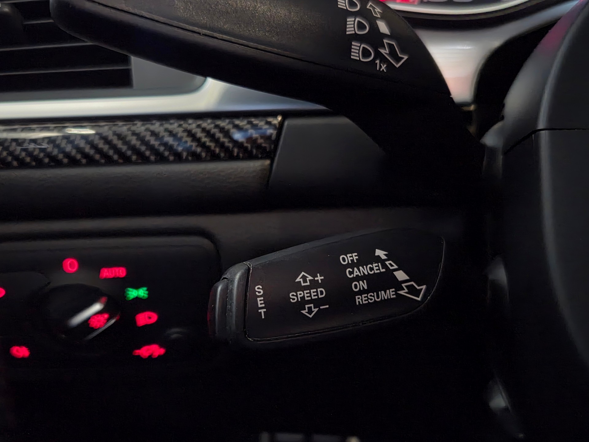 AUDI RS6 Avant 4.0 V8 TFSI perform. qu. T-Tr.-image-18