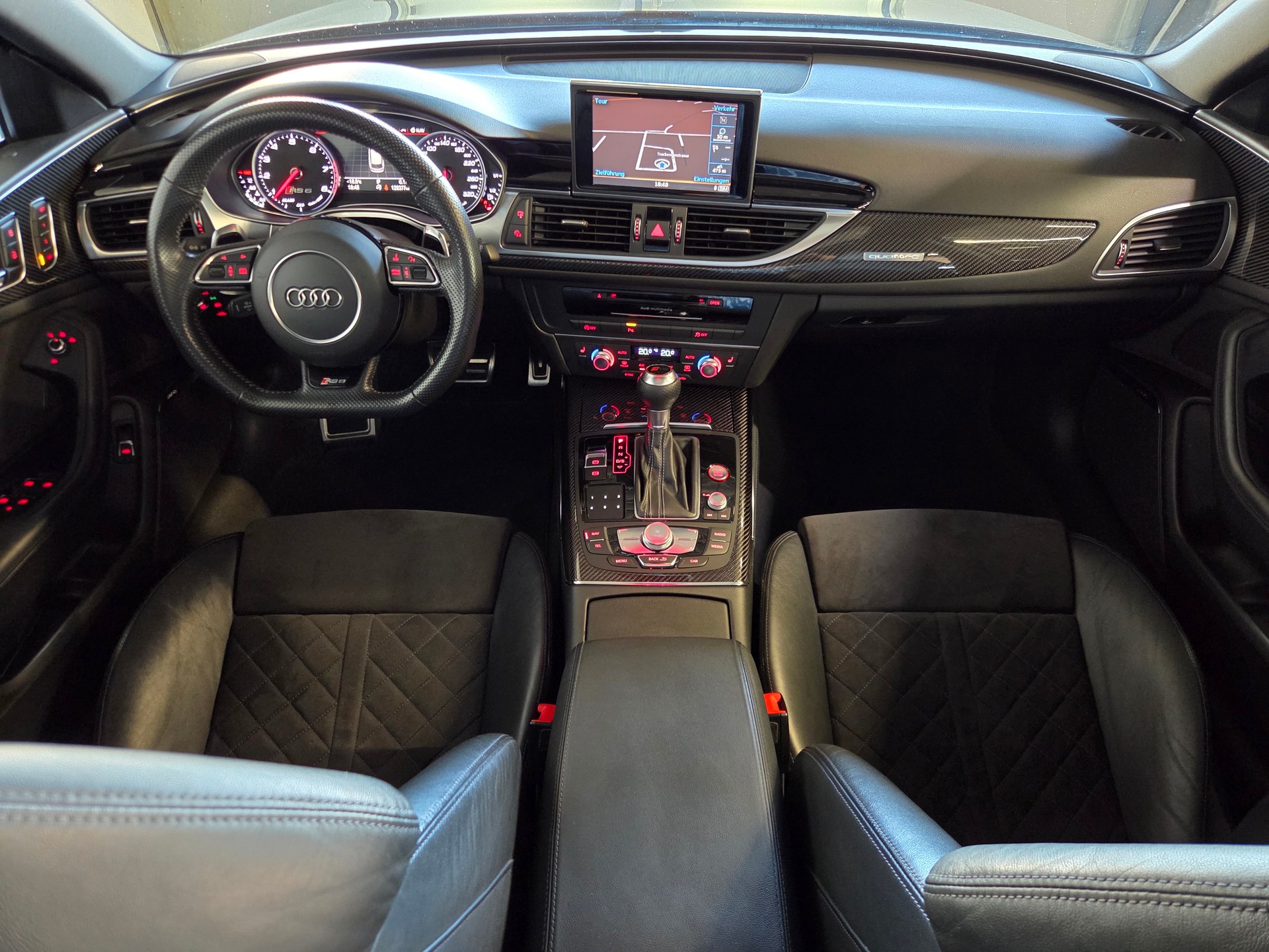 AUDI RS6 Avant 4.0 V8 TFSI perform. qu. T-Tr.-image-6