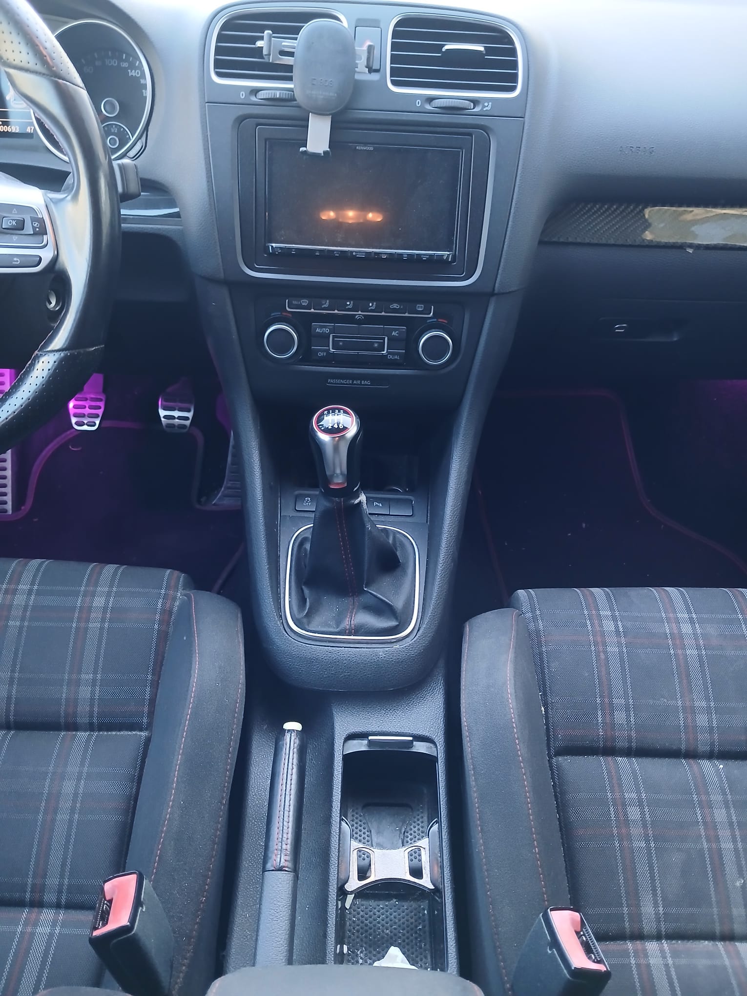 VW Golf 2.0 TSI GTI-image-11