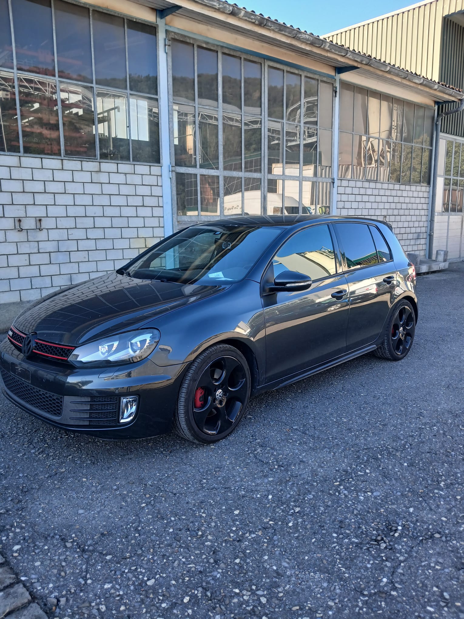 VW Golf 2.0 TSI GTI-image-3