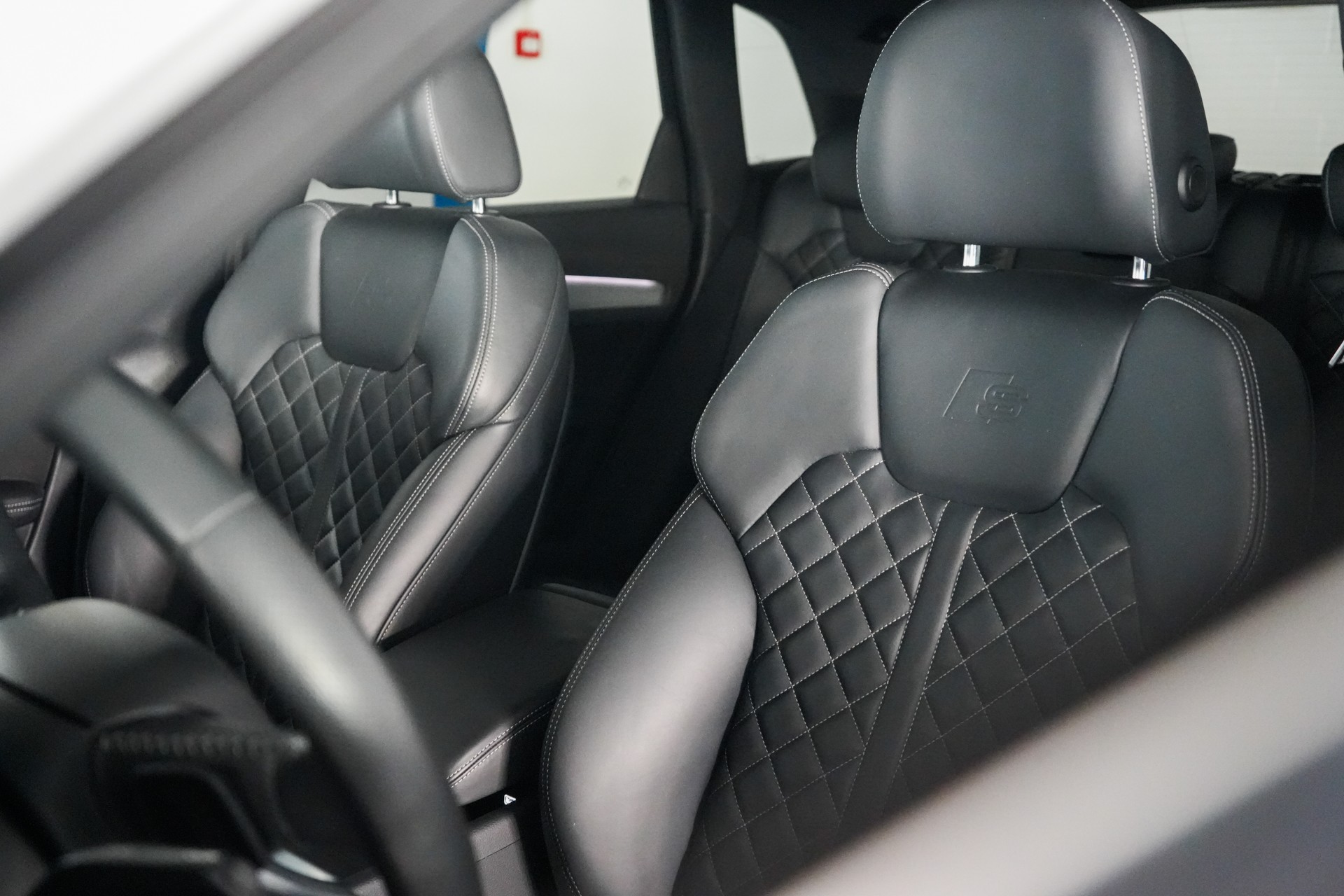 AUDI Q5 40 TDI sport quattro S-tronic-image-10