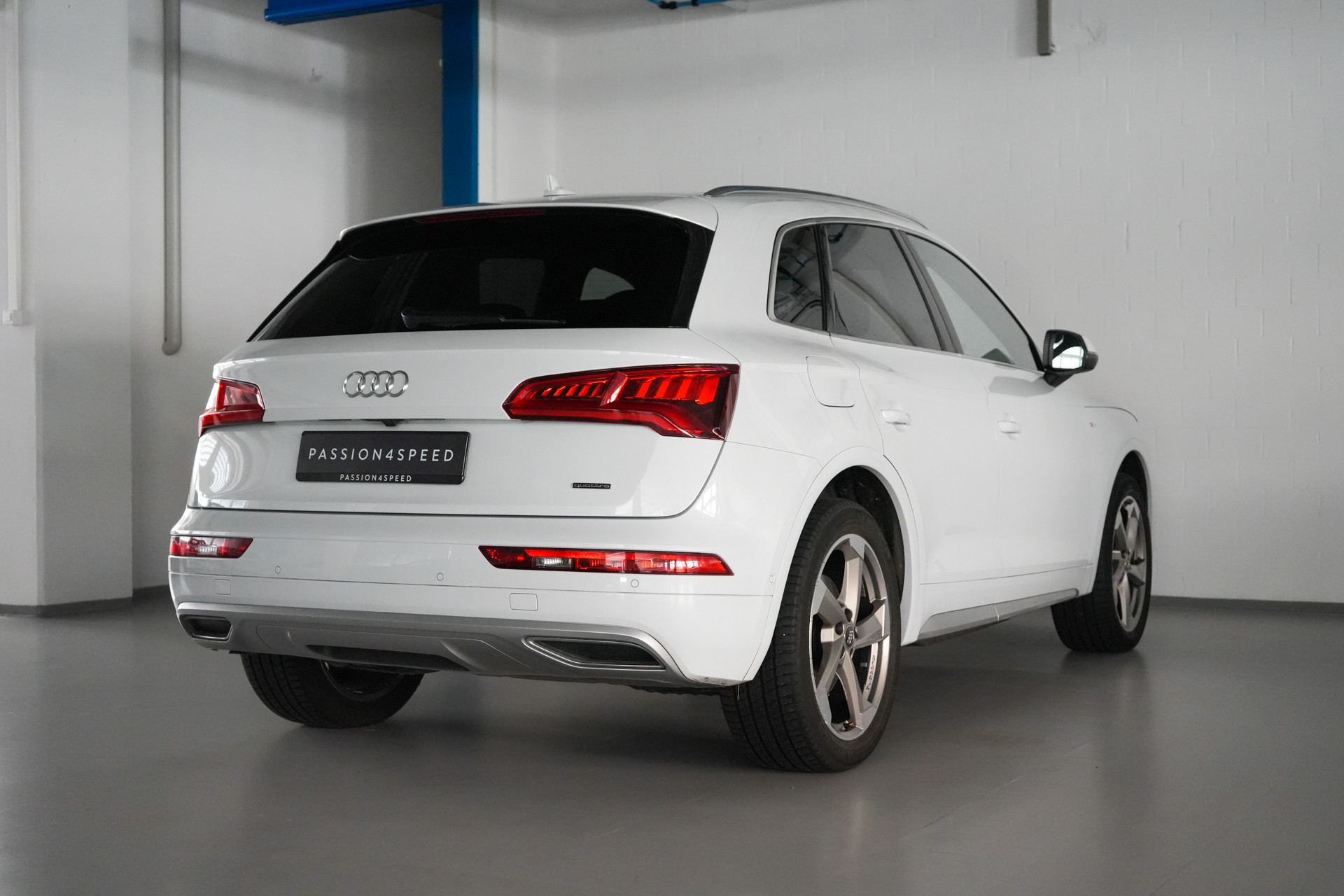 AUDI Q5 40 TDI sport quattro S-tronic-image-4