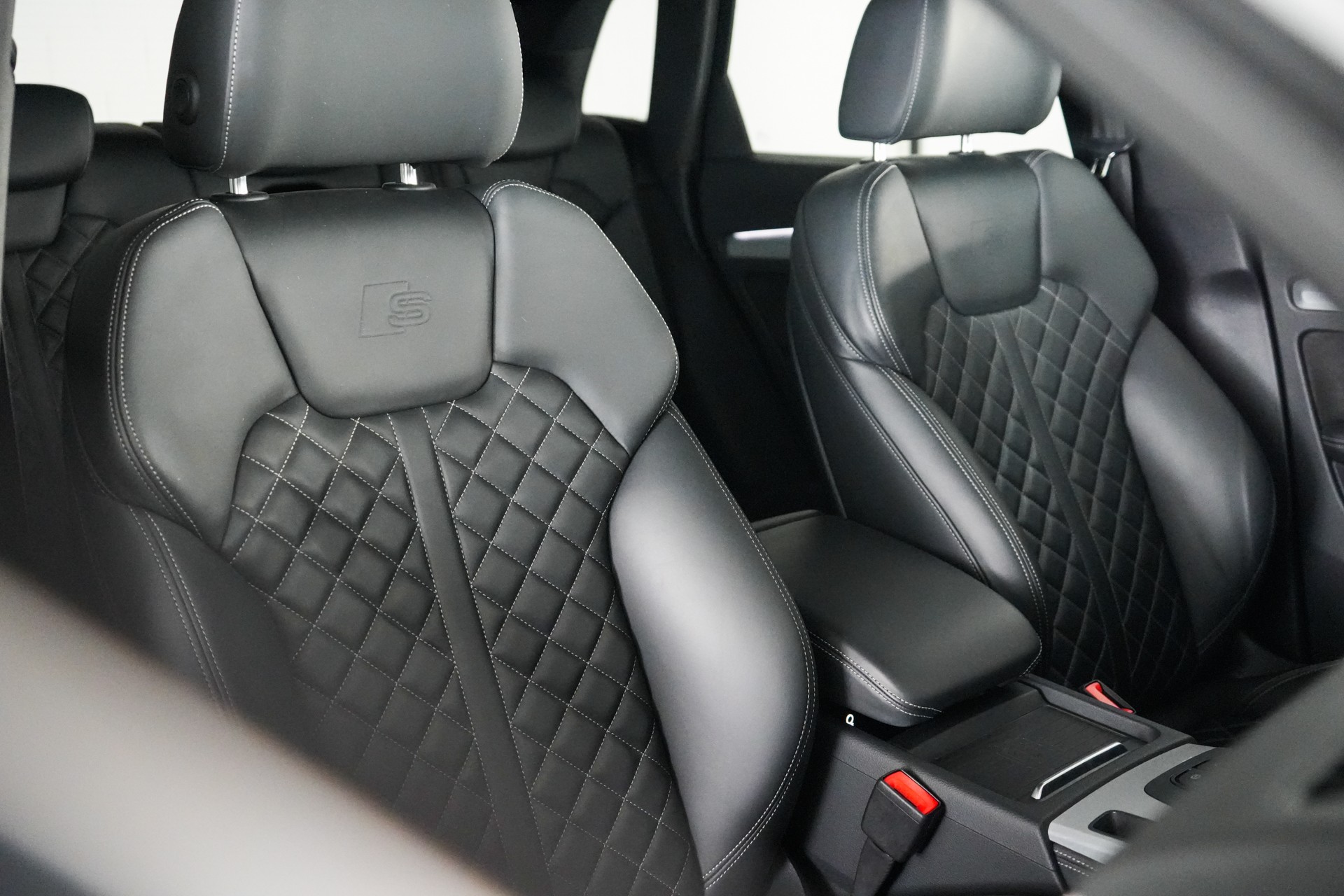 AUDI Q5 40 TDI sport quattro S-tronic-image-17