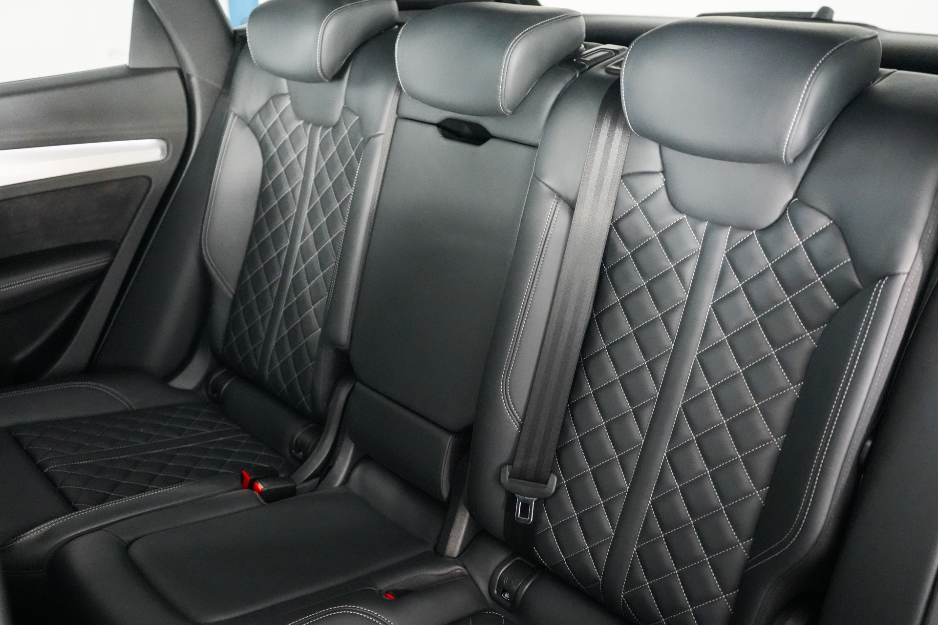 AUDI Q5 40 TDI sport quattro S-tronic-image-24